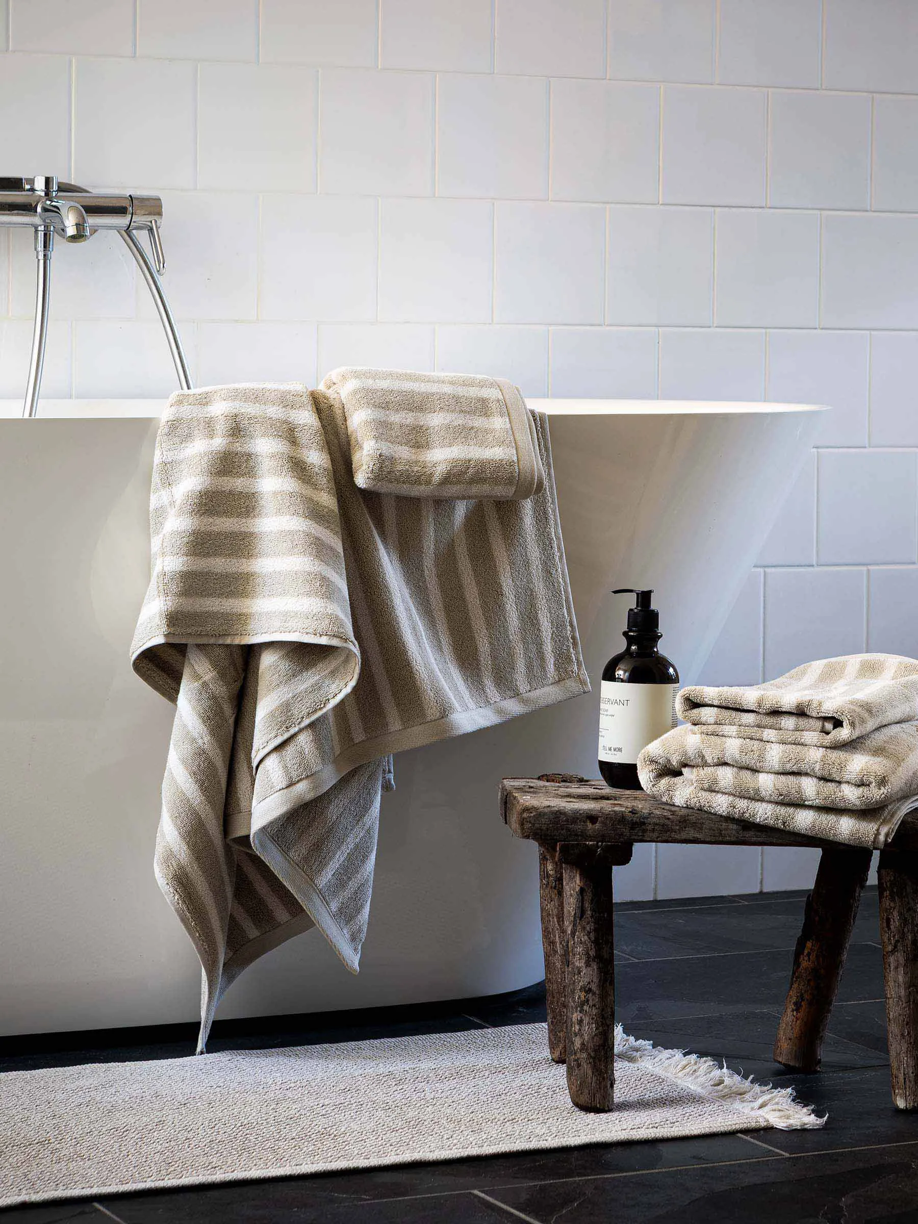 Ellie 浴室地垫 50x70 cm, 亚麻色 Tell Me More