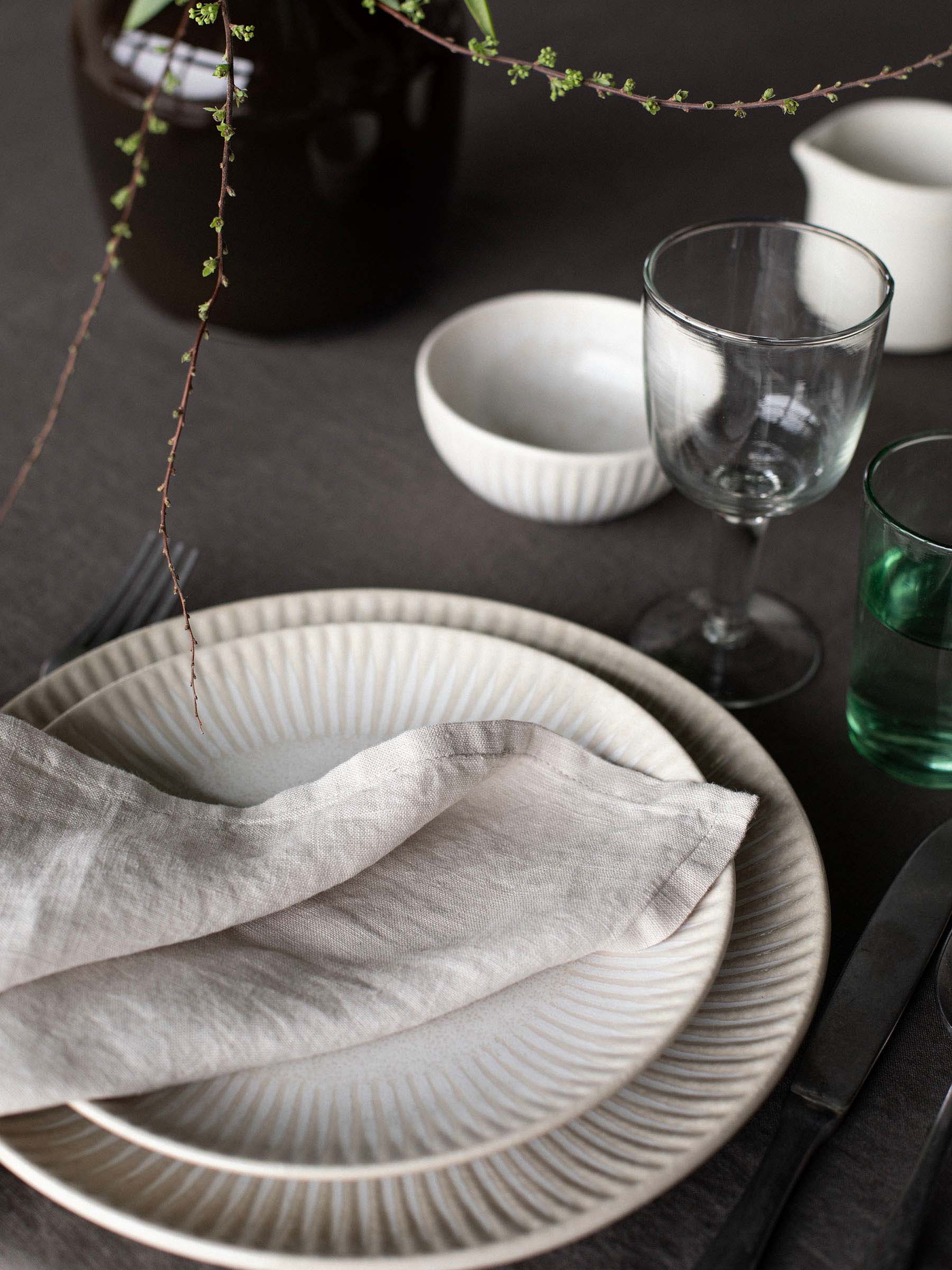 Granada 盘子 Ø22 cm, 奶油色 白色的-米色 Tell Me More