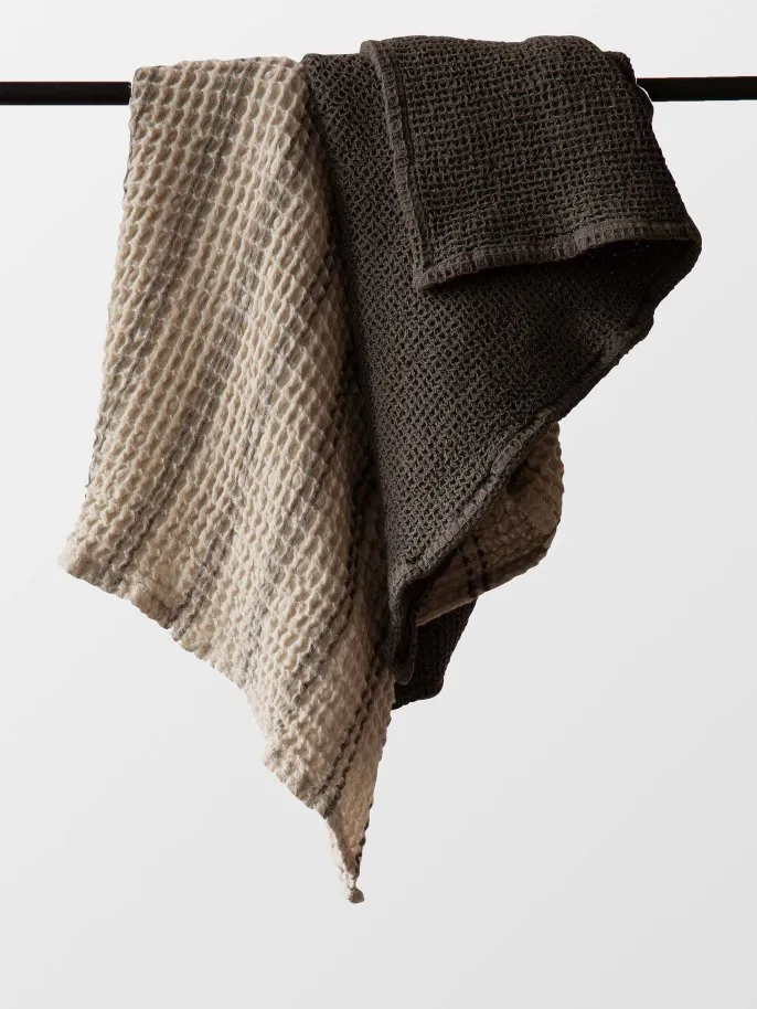 Nella 毛巾 50x70 cm, 灰褐色 stripe Tell Me More