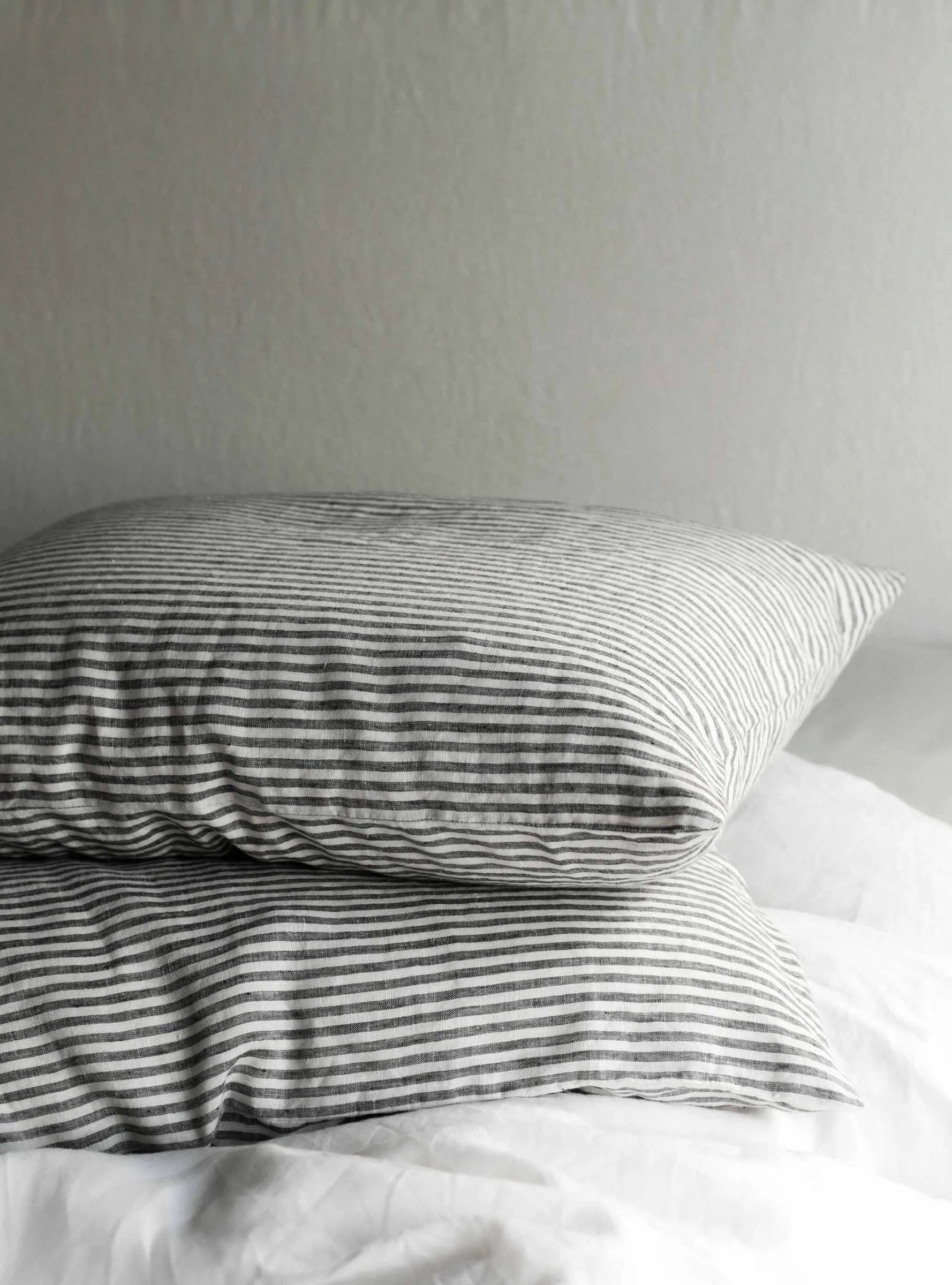 Stonewashed linen 枕头套 50x60 cm 两件套装, 灰色-白色 Tell Me More