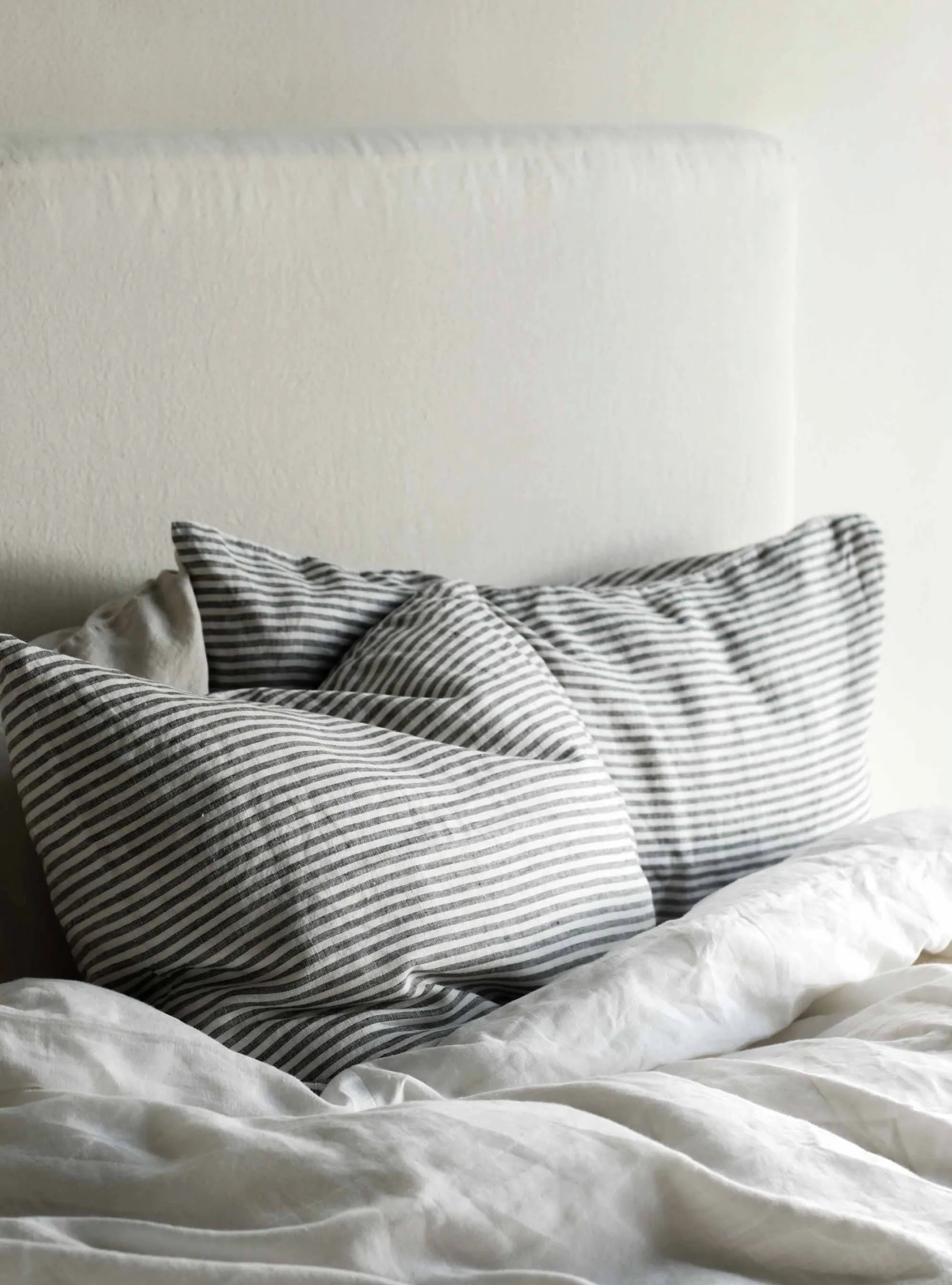 Stonewashed linen 枕头套 50x70 cm 两件套装, 灰色-白色 Tell Me More