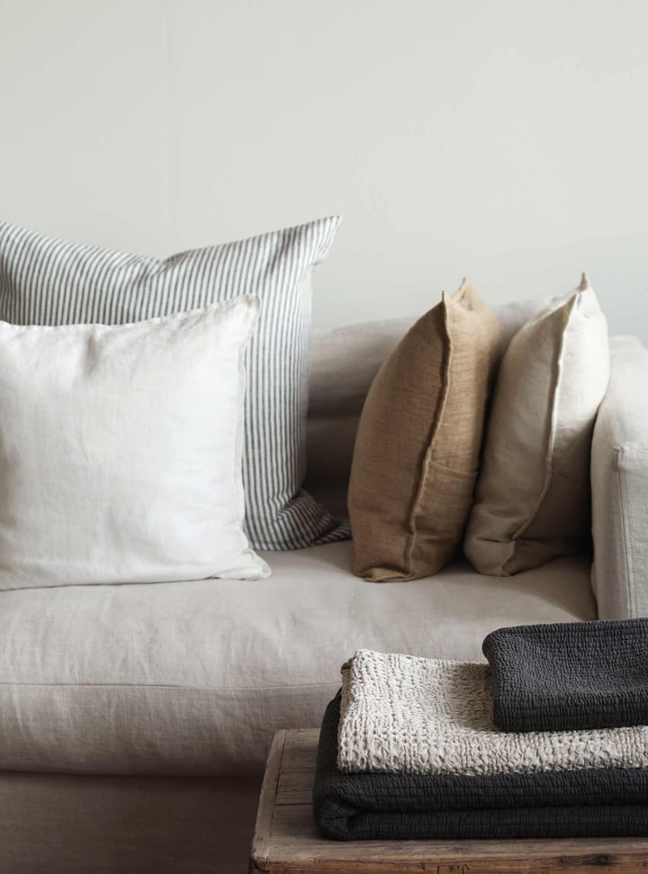 Stonewashed linen 枕头套 65x65 cm, 灰色-白色 Tell Me More