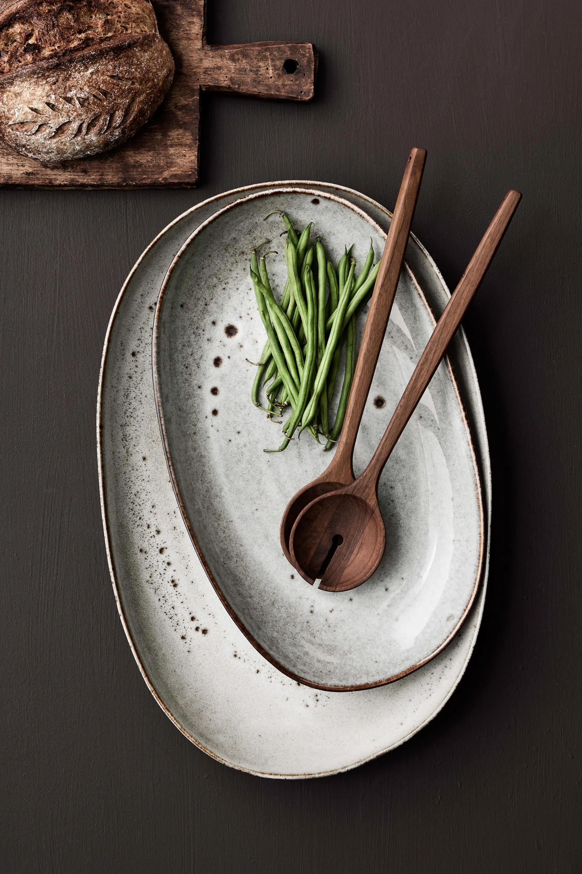 Taranto serving 盘子 large 28x43 cm, 米色 Tell Me More