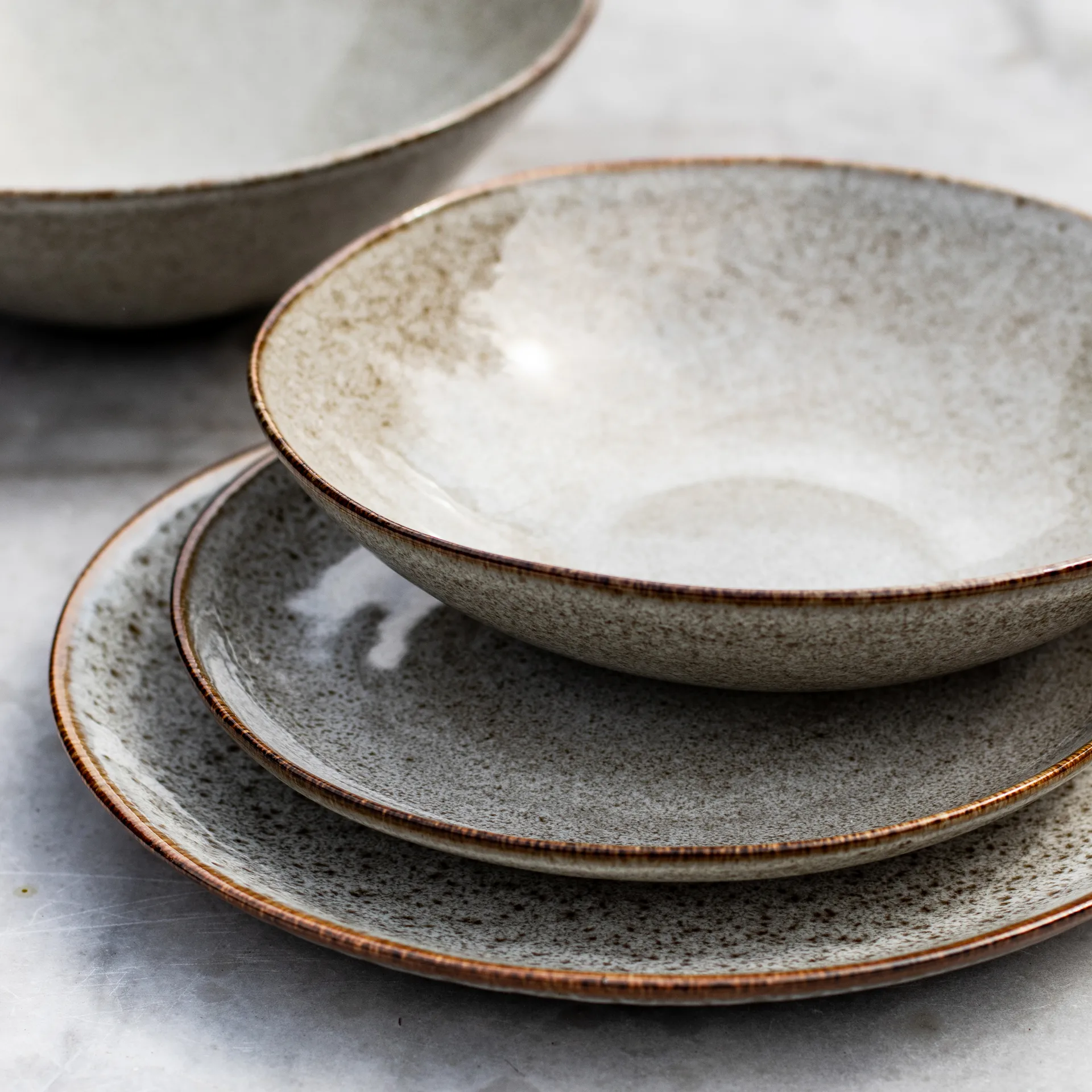 Taranto small 盘子 Ø17 cm, 沙色 Tell Me More