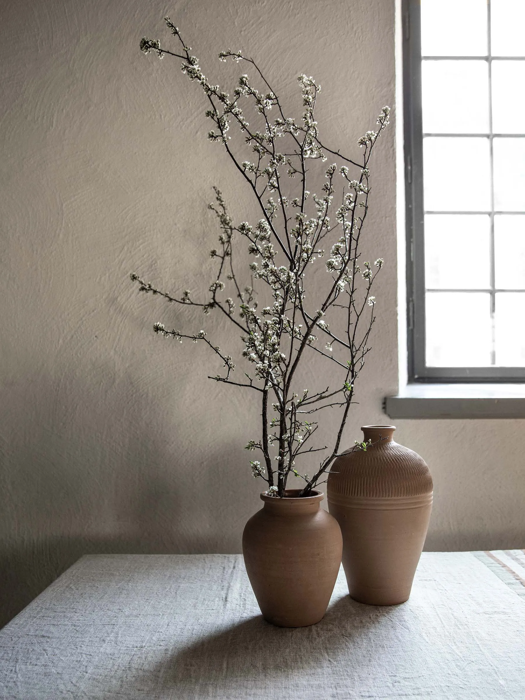 Terracina urn 中 26 cm, Terracotta Tell Me More