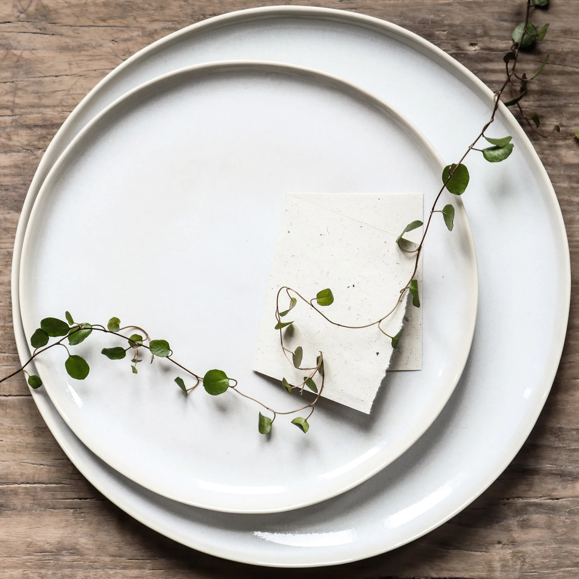 Vince 盘子 27 cm, 白色 Tell Me More