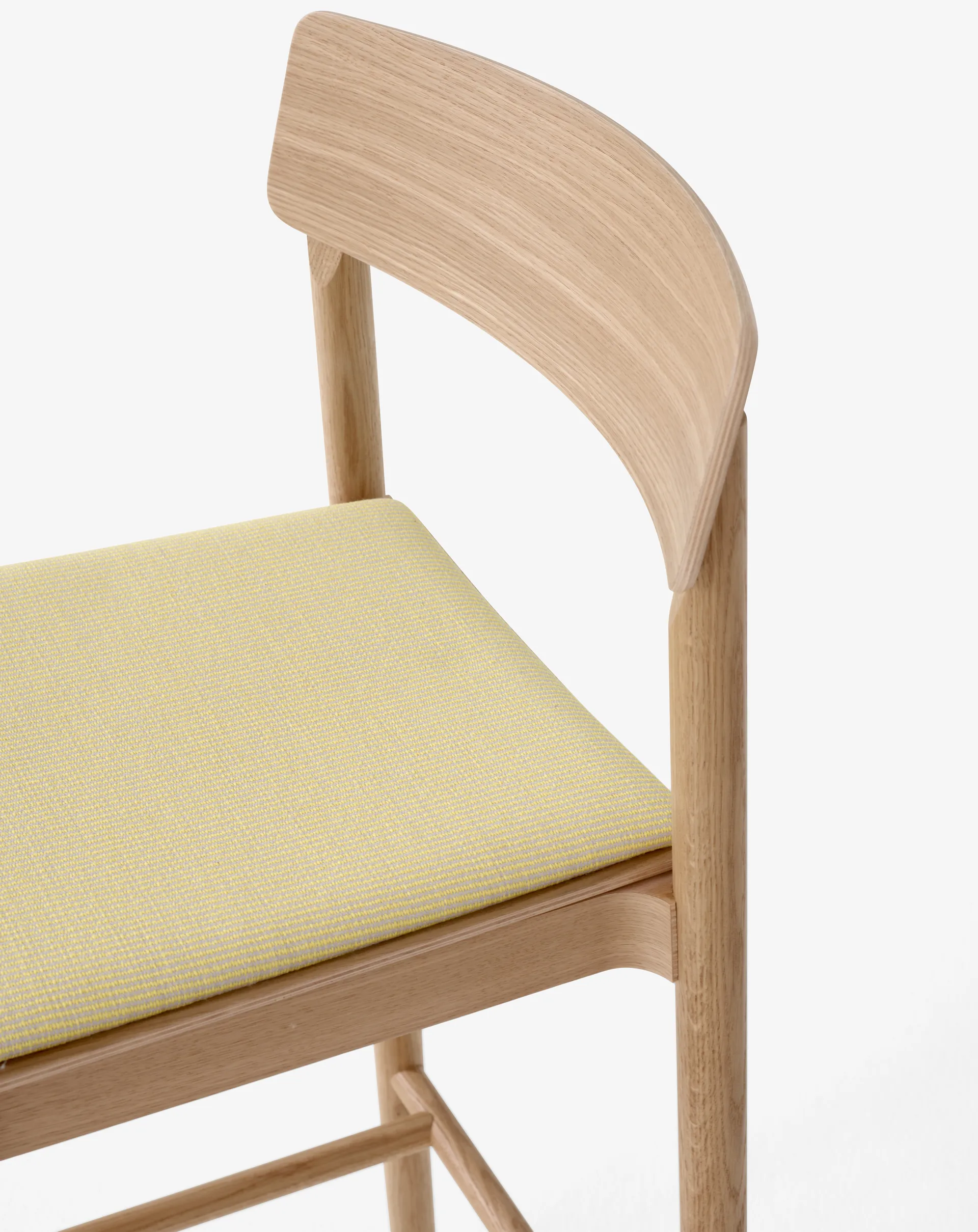 Betty TK17 Bar 椅子 75 cm, Fuse 0421-清漆处理 solid 自然木色 &Tradition