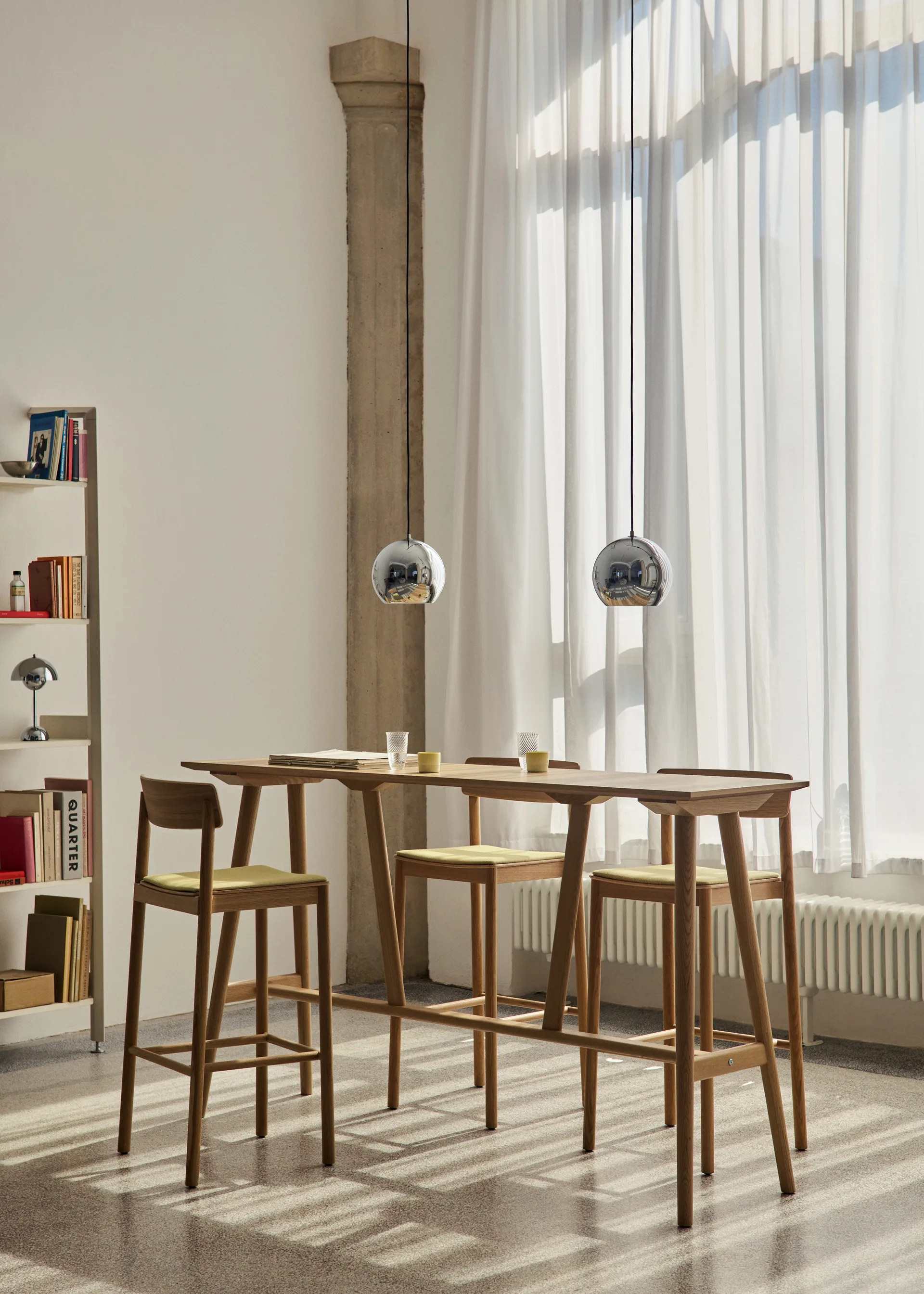 Betty TK17 Bar 椅子 75 cm, Fuse 0421-清漆处理 solid 自然木色 &Tradition