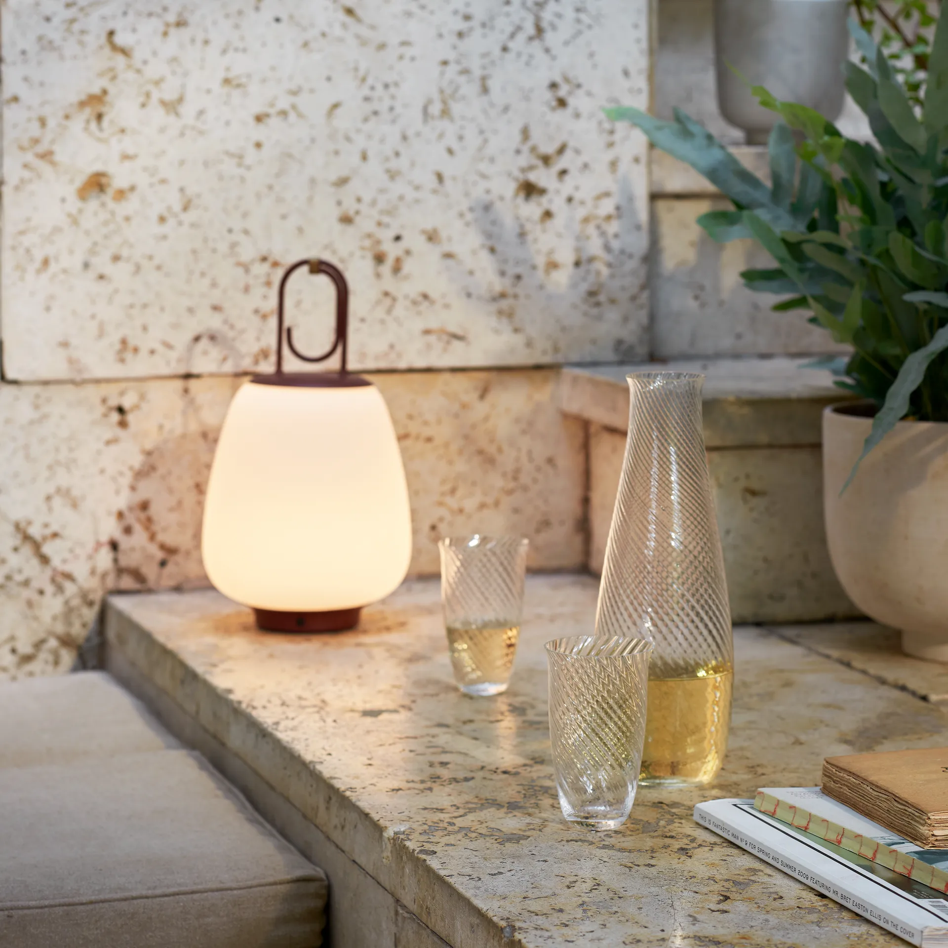 Collect SC63 卡拉夫 餐用水瓶/玻璃瓶 
 1.2 L, 透明 &Tradition