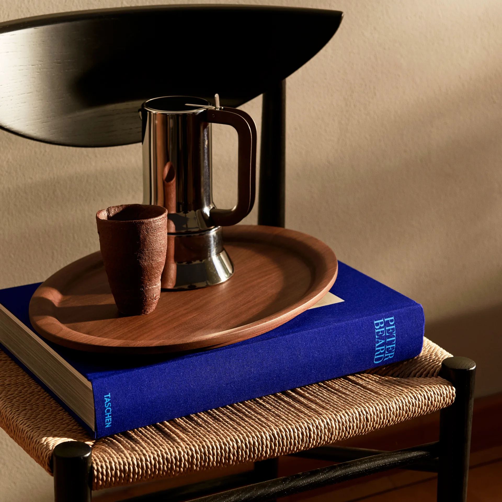 Drawn 椅子 HM3, 黑色 oak &Tradition