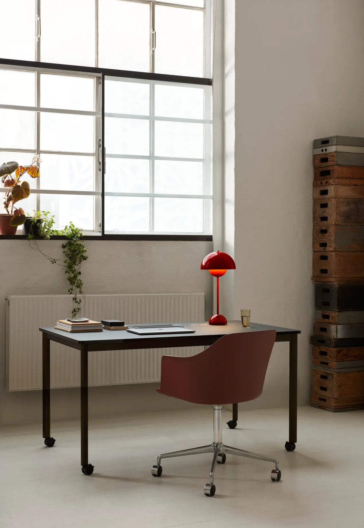 FlowerPot VP3 台灯, 朱砂红 &Tradition