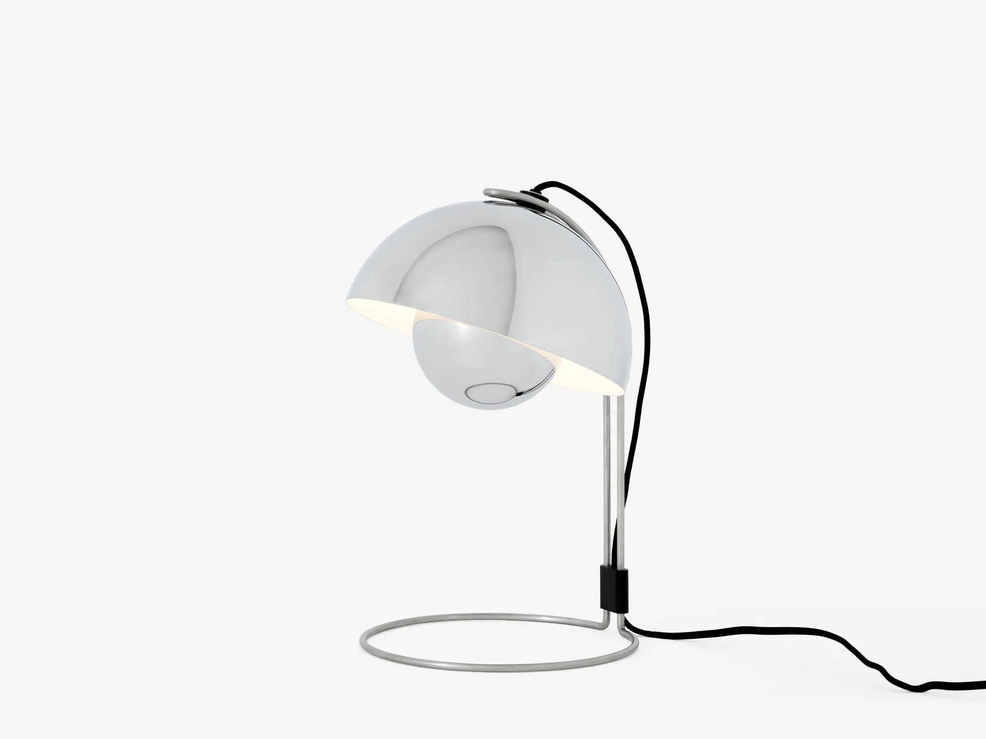 FlowerPot 花苞灯/台灯/床头灯 VP4, 镀铬合金色 &Tradition