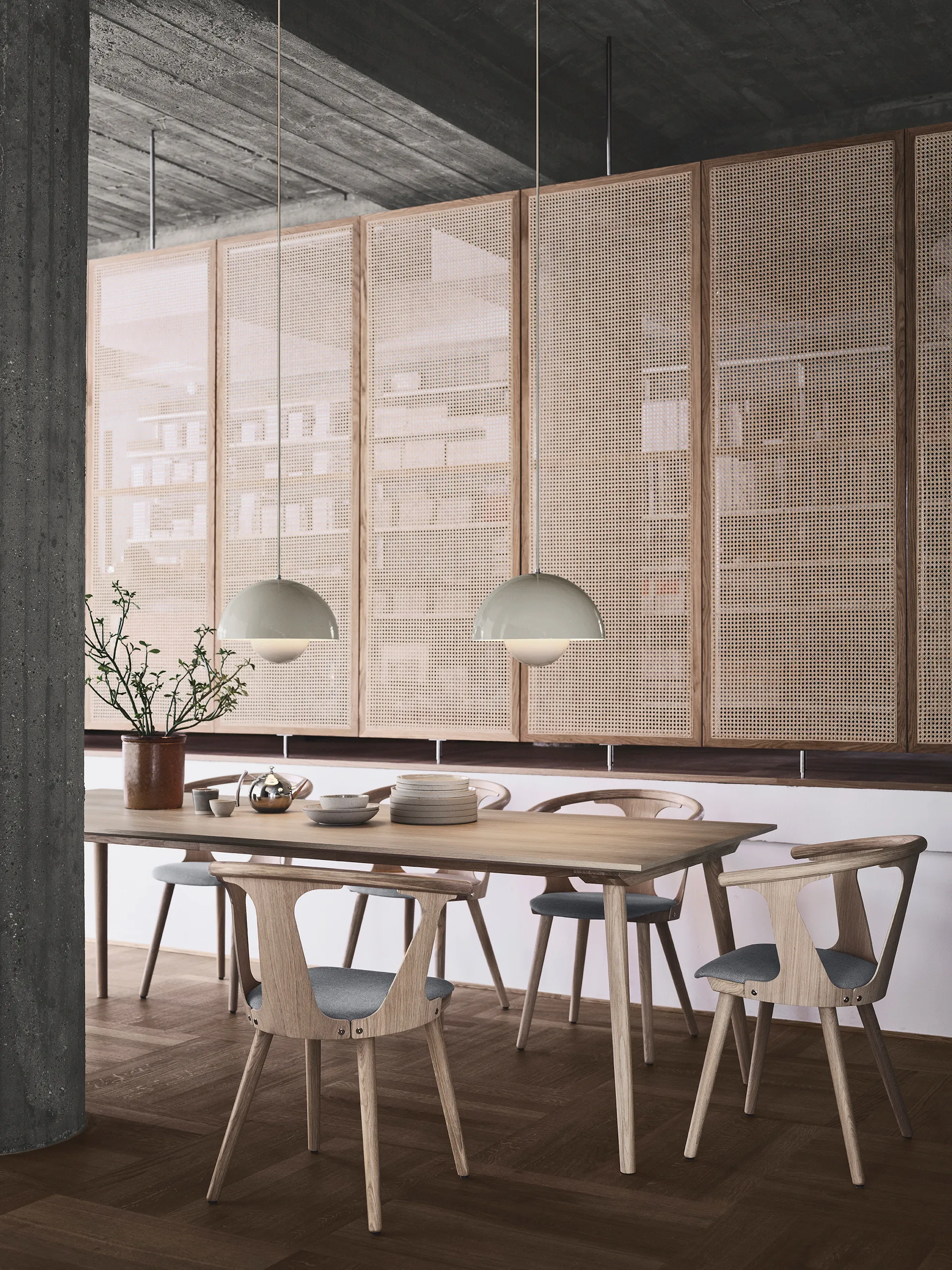 Flowerpot VP7 花苞灯/吊灯, 灰米色 &Tradition