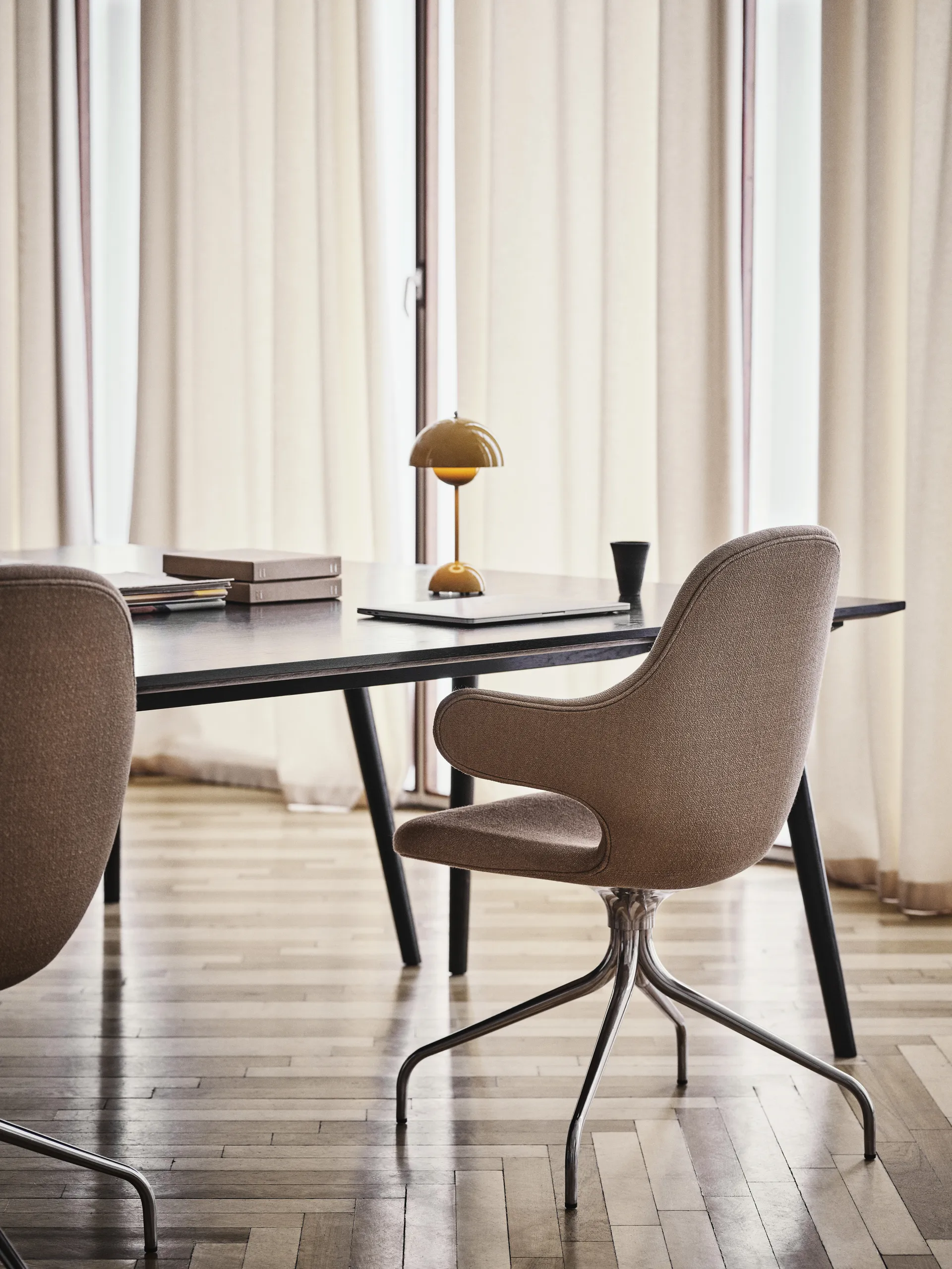 Flowerpot 便携台灯/床头灯 VP9, 芥末黄 &Tradition