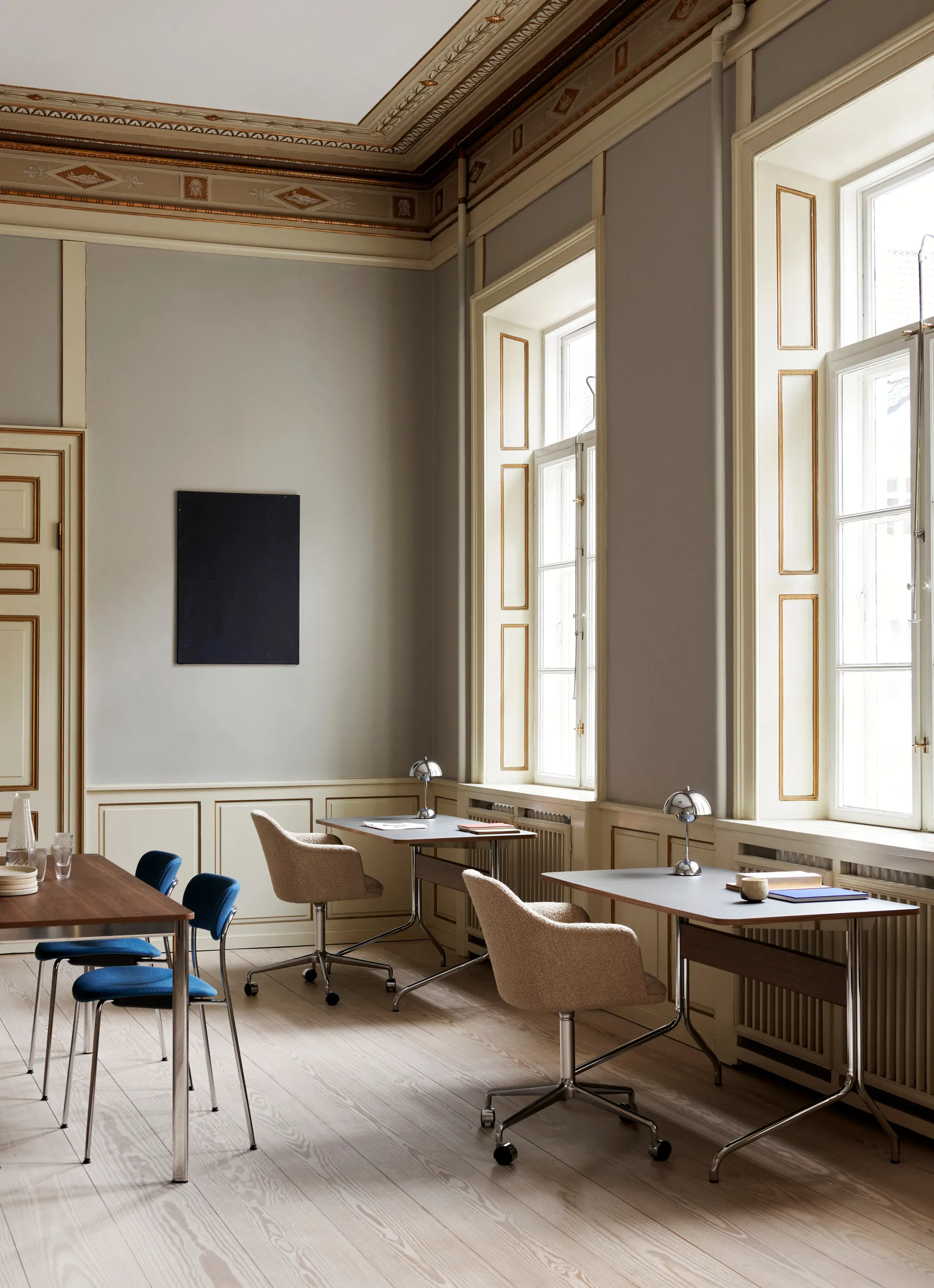 Flowerpot 便携台灯/床头灯 VP9, 铬合金色 &Tradition