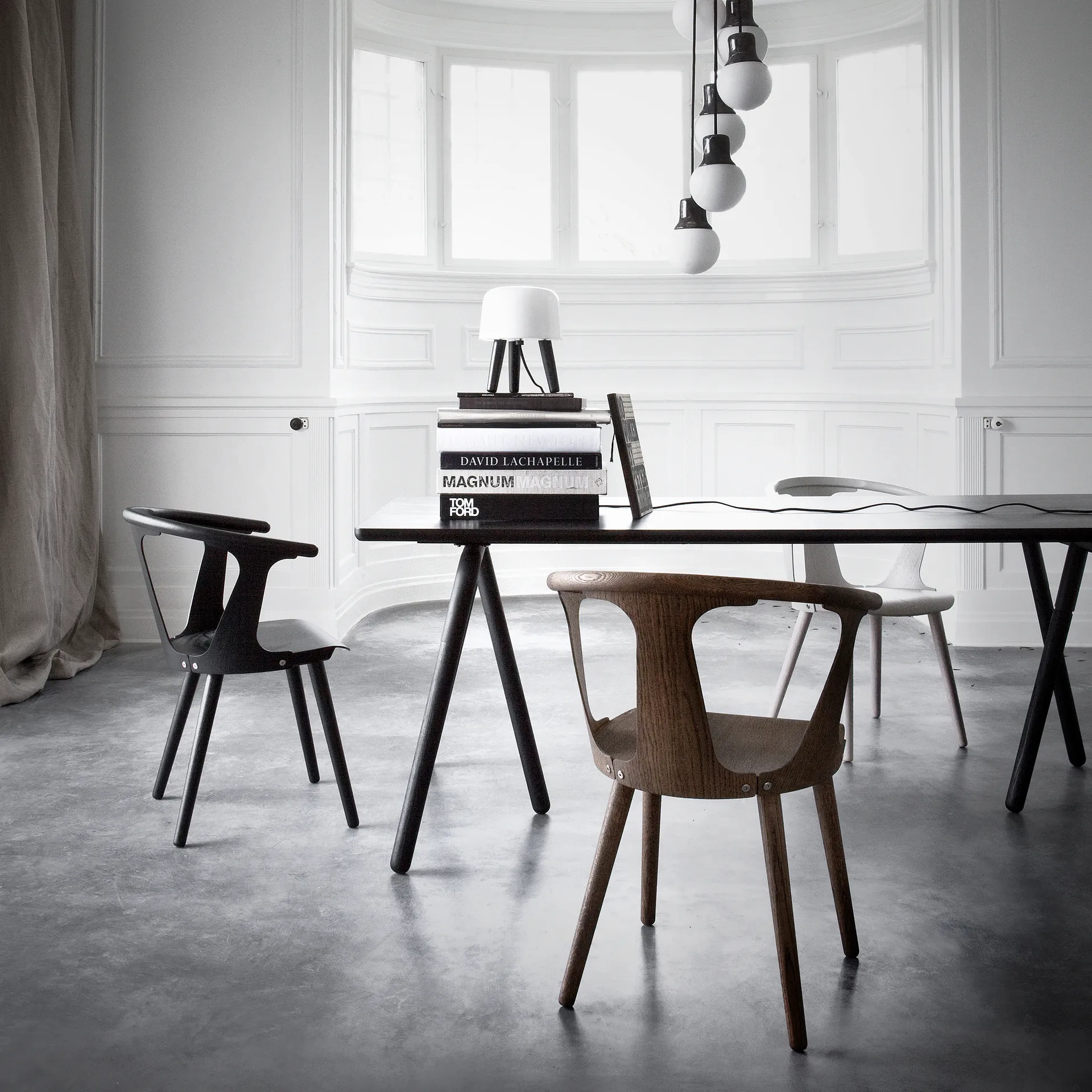 In Between 椅子 Sk1, Smoked oiled oak &Tradition