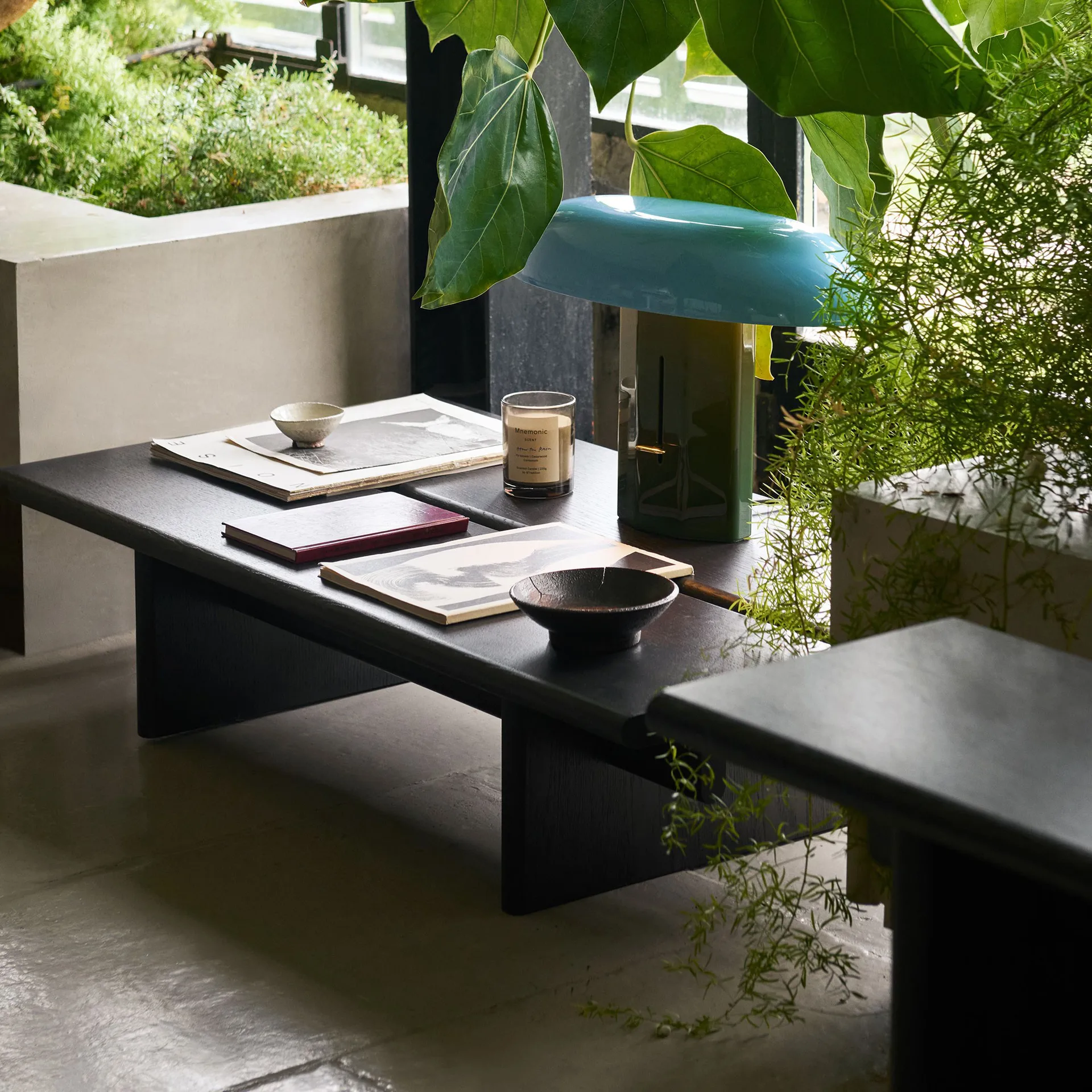 Ita OS3 咖啡桌 60x110 cm, Dark stained 自然木色 &Tradition