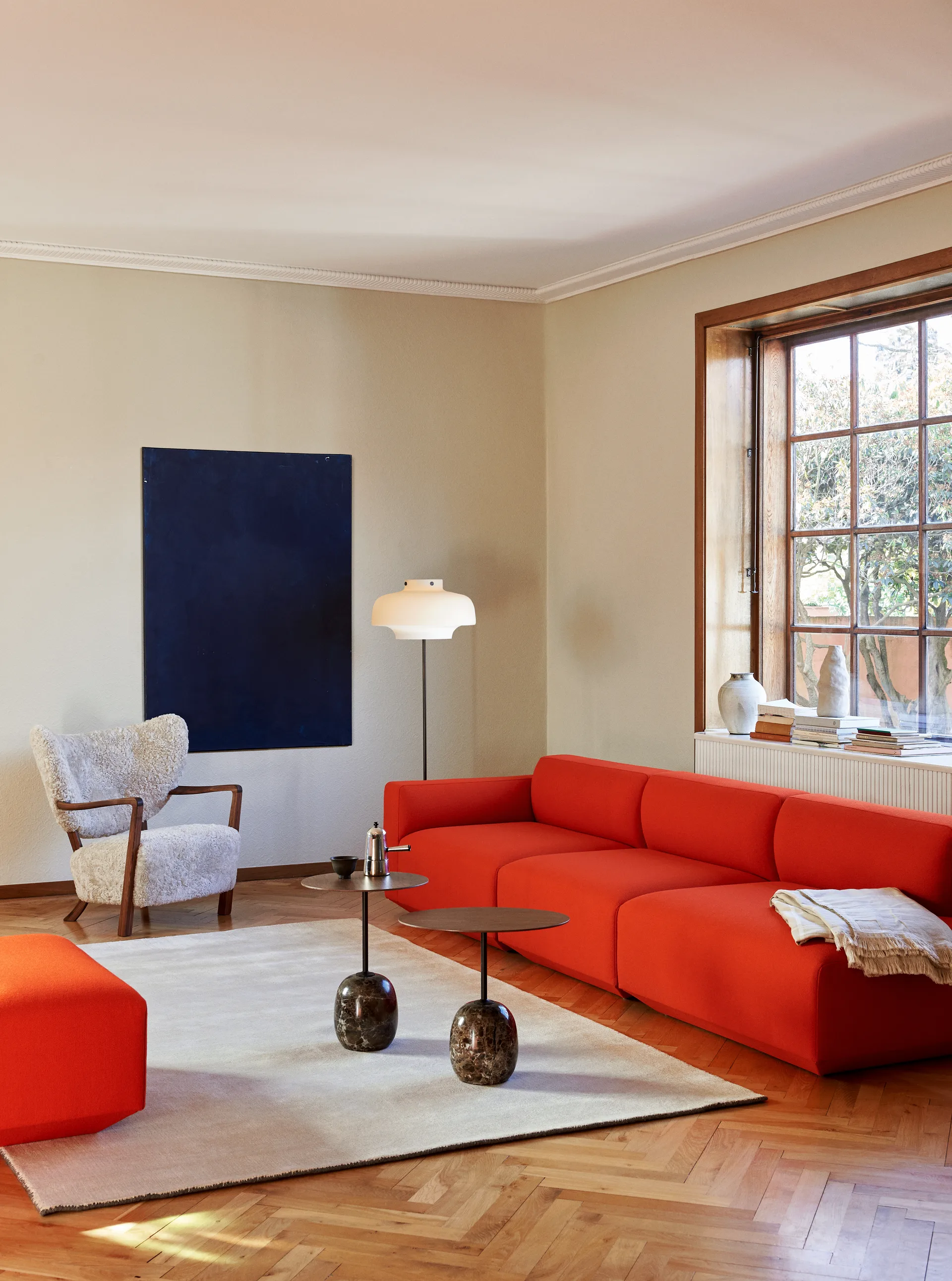 Lato 小边桌 LN8, 涂漆的 核桃色-Emperador 大理石色 &Tradition