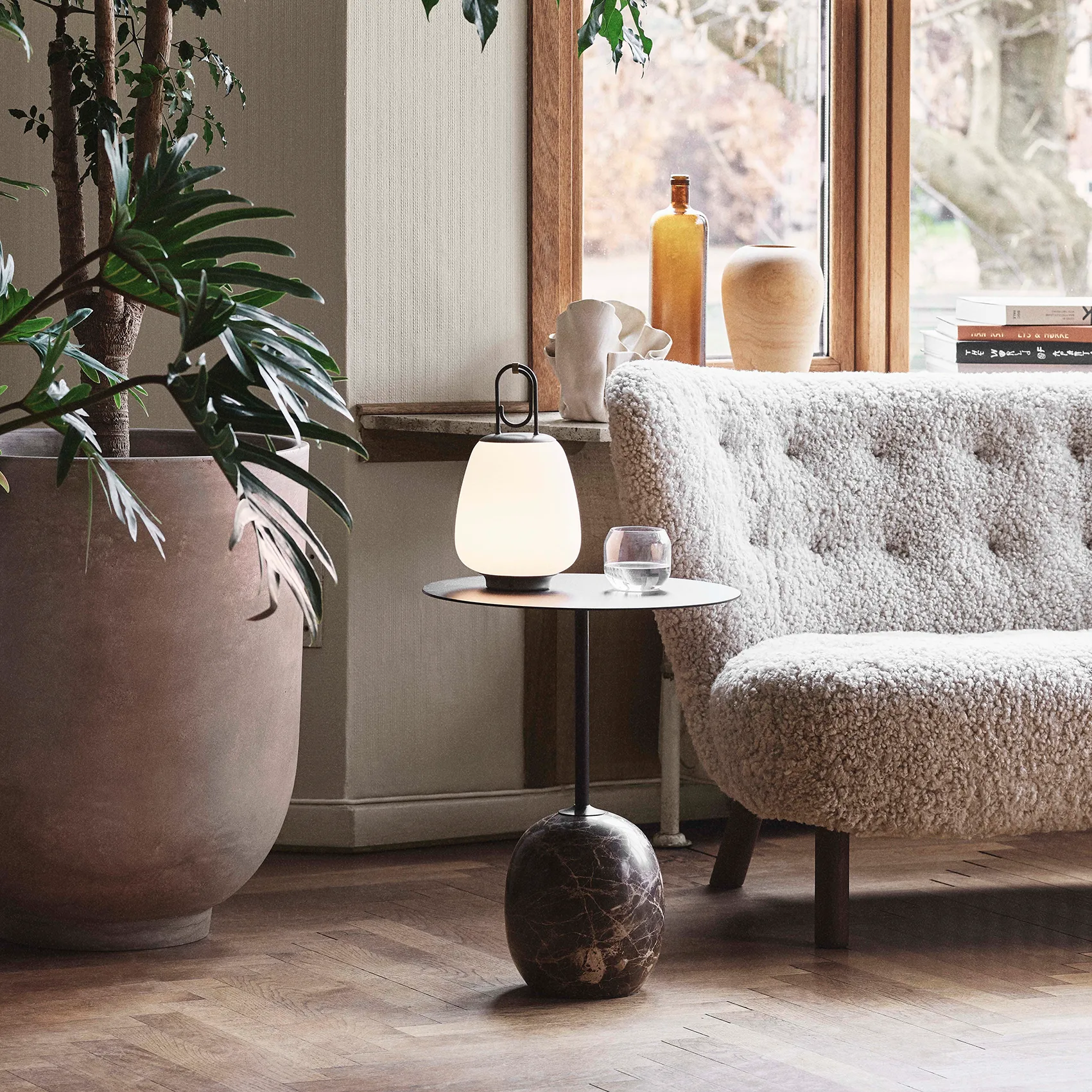 Lucca 手提台灯/床头灯 SC51, 黑色 &Tradition