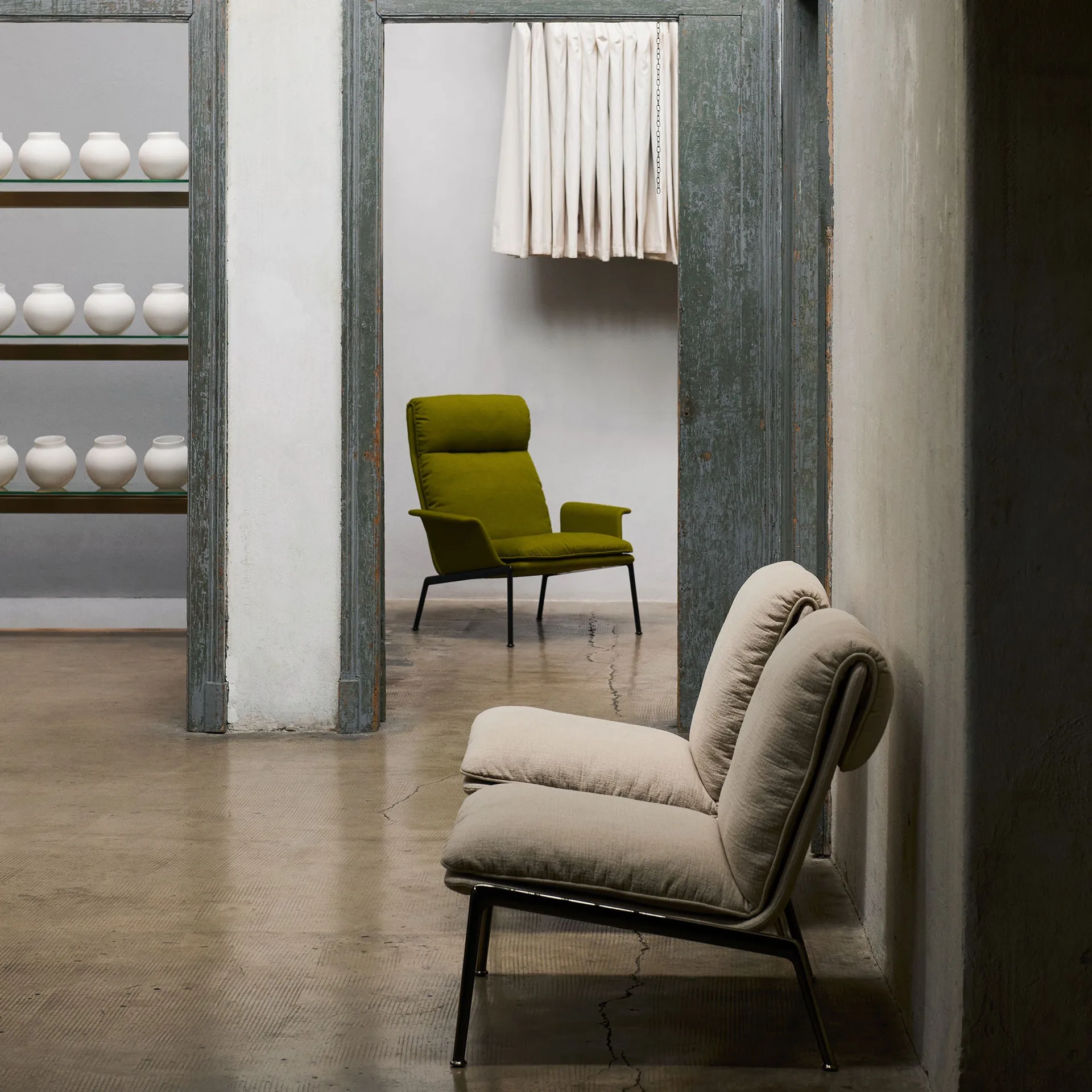 Muno LN17 High back lounge 椅子, Warm 黑色-Vidar 0956 &Tradition