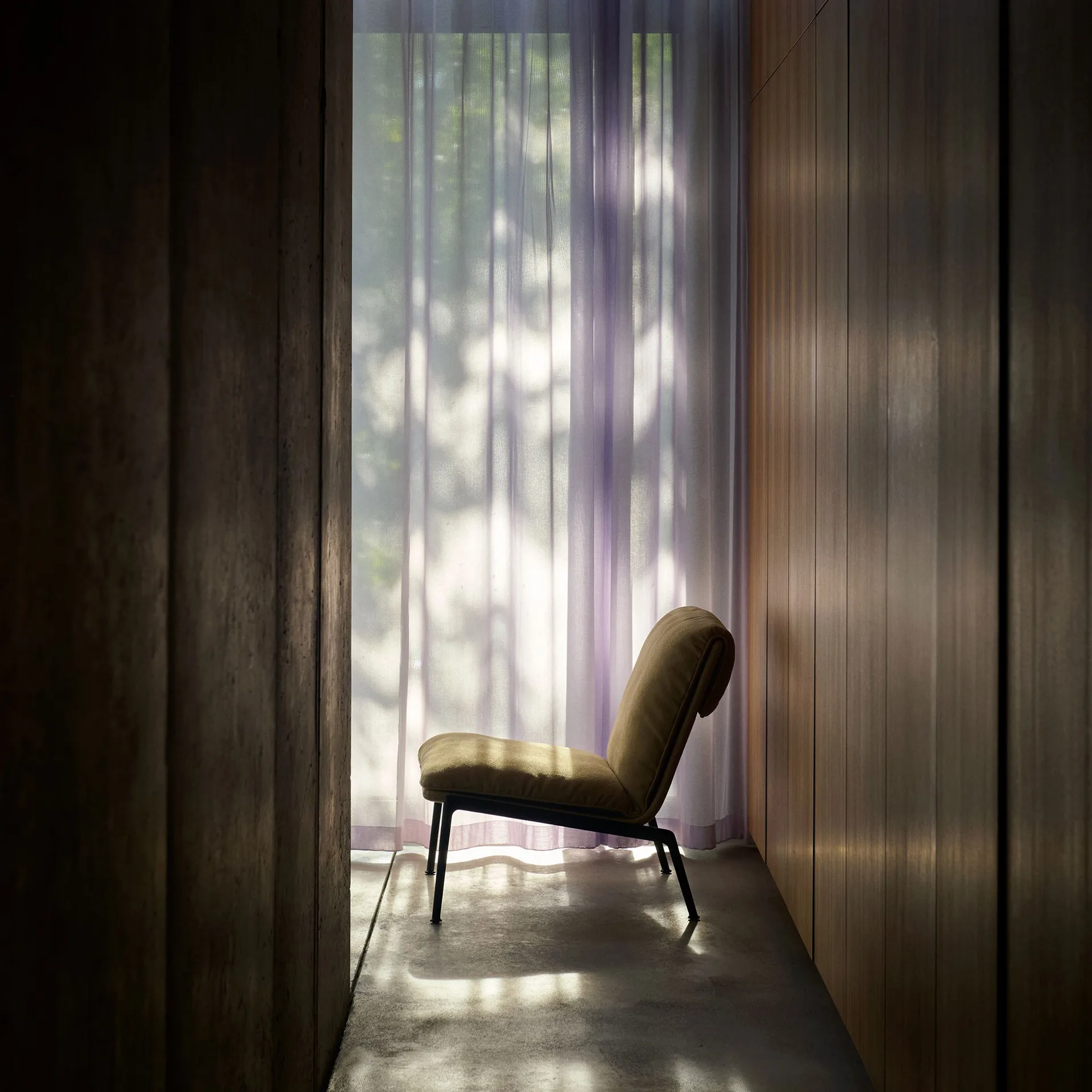 Muno LN18 lounge 椅子, Warm 黑色-Clay 0007 &Tradition