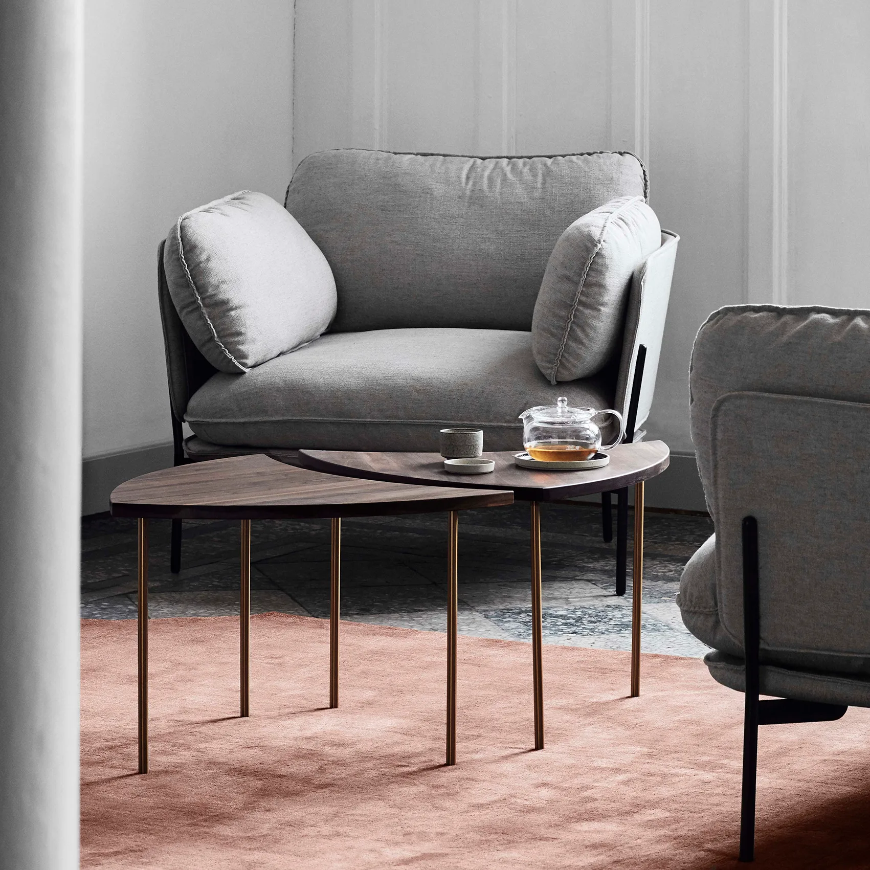 Pinwheel 实木拼接小边桌/小茶几 HM7, 胡桃木 &Tradition