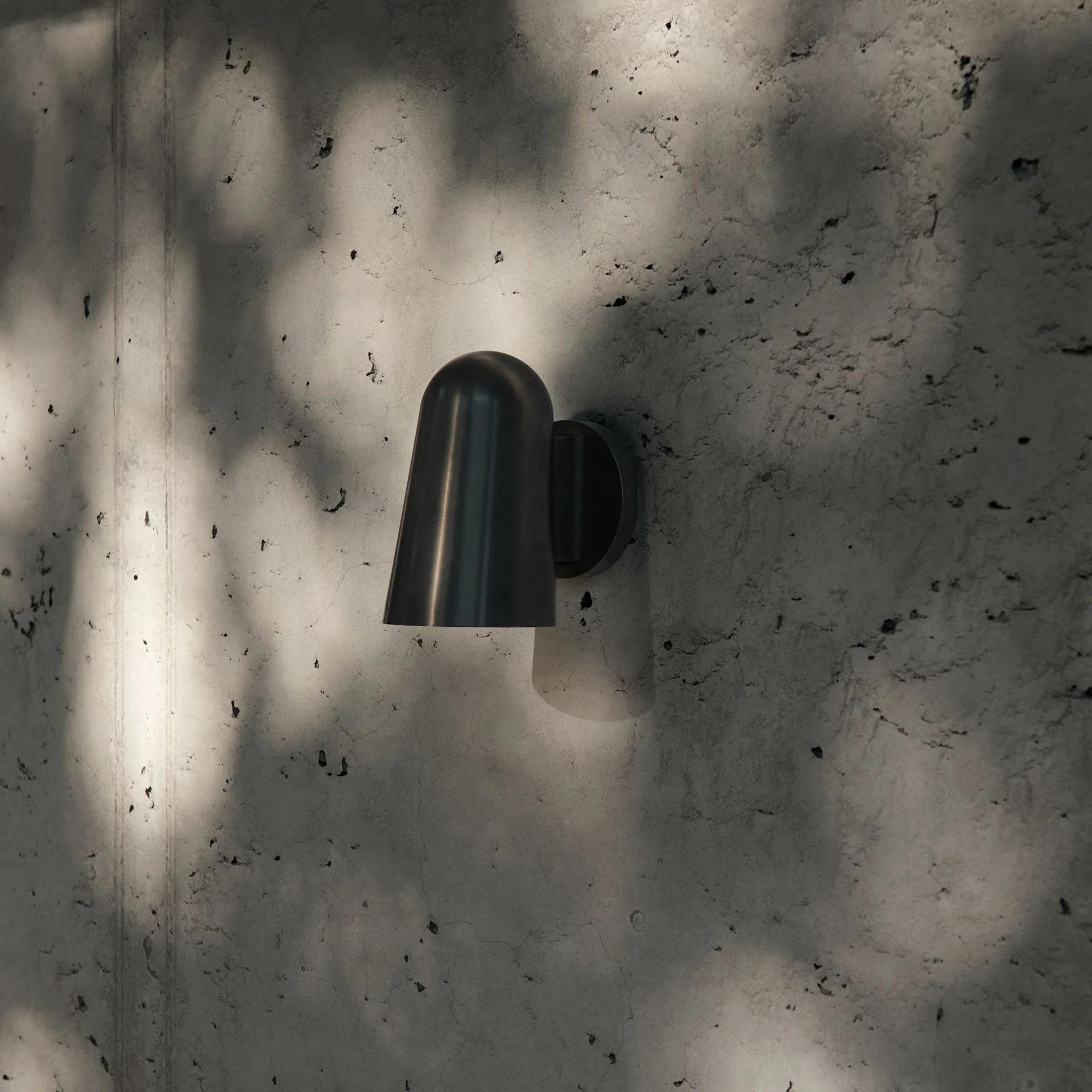 Solid SC105 壁灯, 青铜色 黄铜 &Tradition