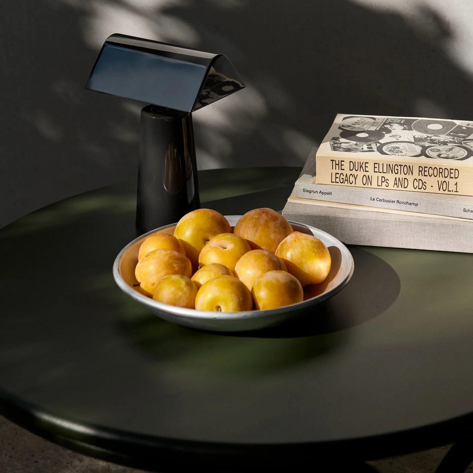 Thorvald SC108 咖啡桌, Bronze 绿色, Ø70 cm &Tradition