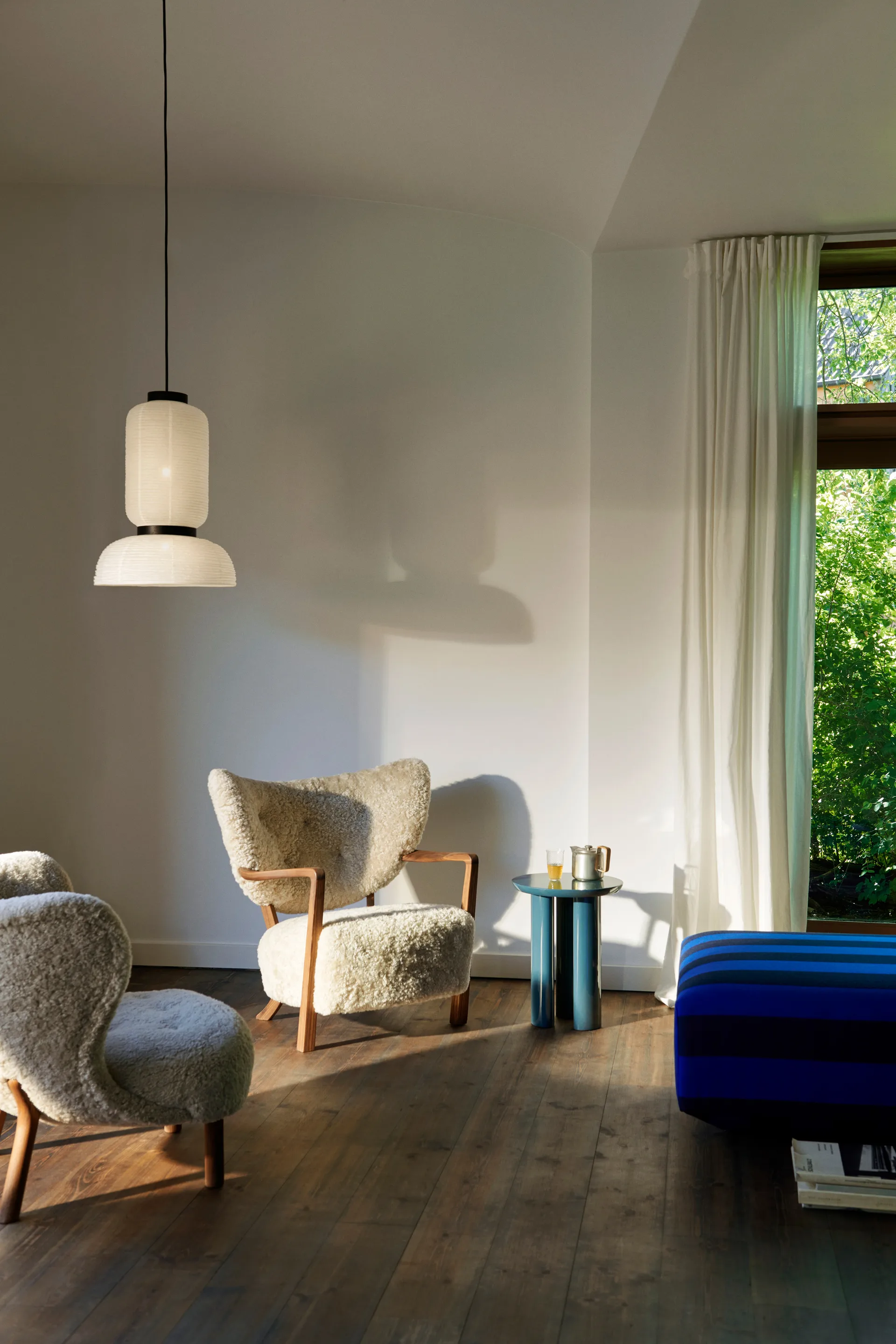 Tung JA3 小边桌/小茶几/咖啡桌, 钢蓝色 &Tradition