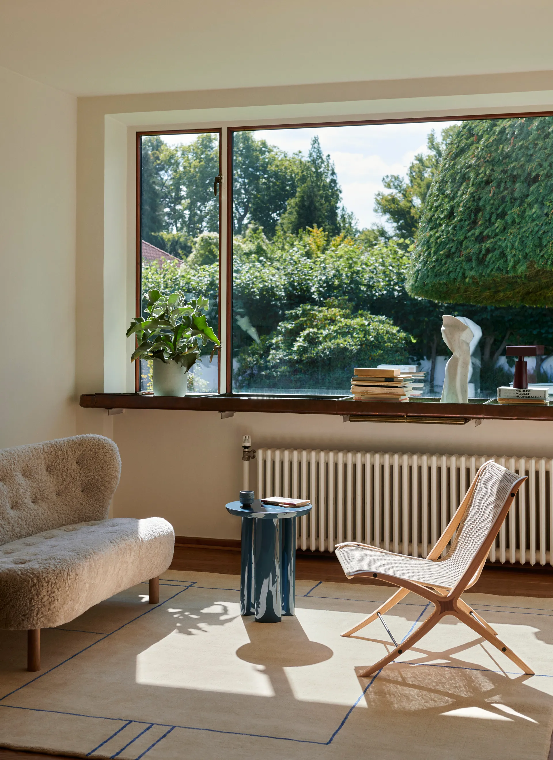 Tung JA3 小边桌/小茶几/咖啡桌, 钢蓝色 &Tradition