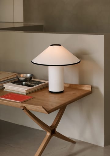 X HM13 咖啡桌 61x120 cm - 漆橡木-核桃色 inserts - &Tradition