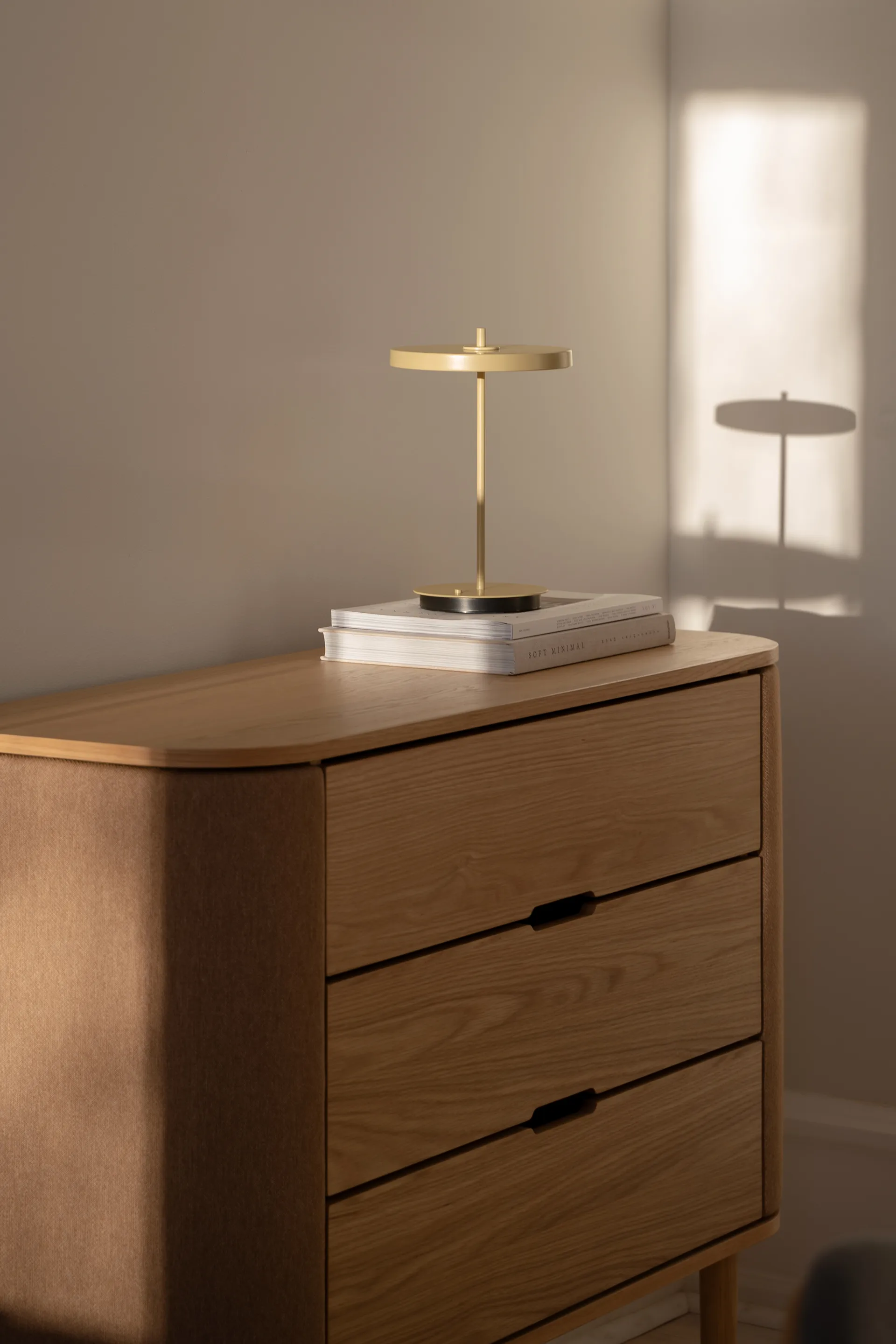 Asteria Move 便携 台灯, Monochrome-butter 黄色 Umage