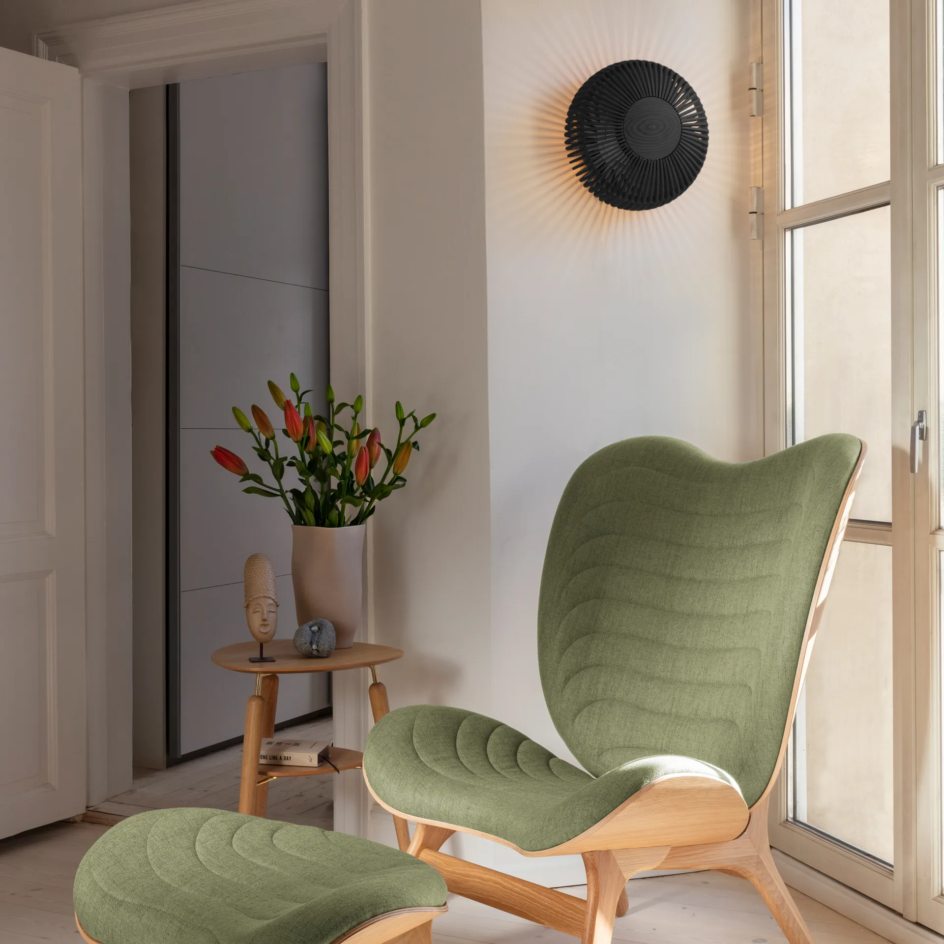 Clava Up 壁灯 medium, 黑色 oak Umage