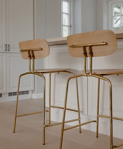 Curious barstool 65 cm, 自然木色-黄铜 Umage