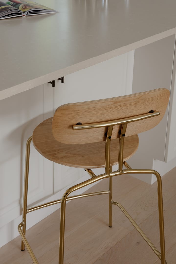 Curious barstool 65 cm, 自然木色-黄铜 Umage