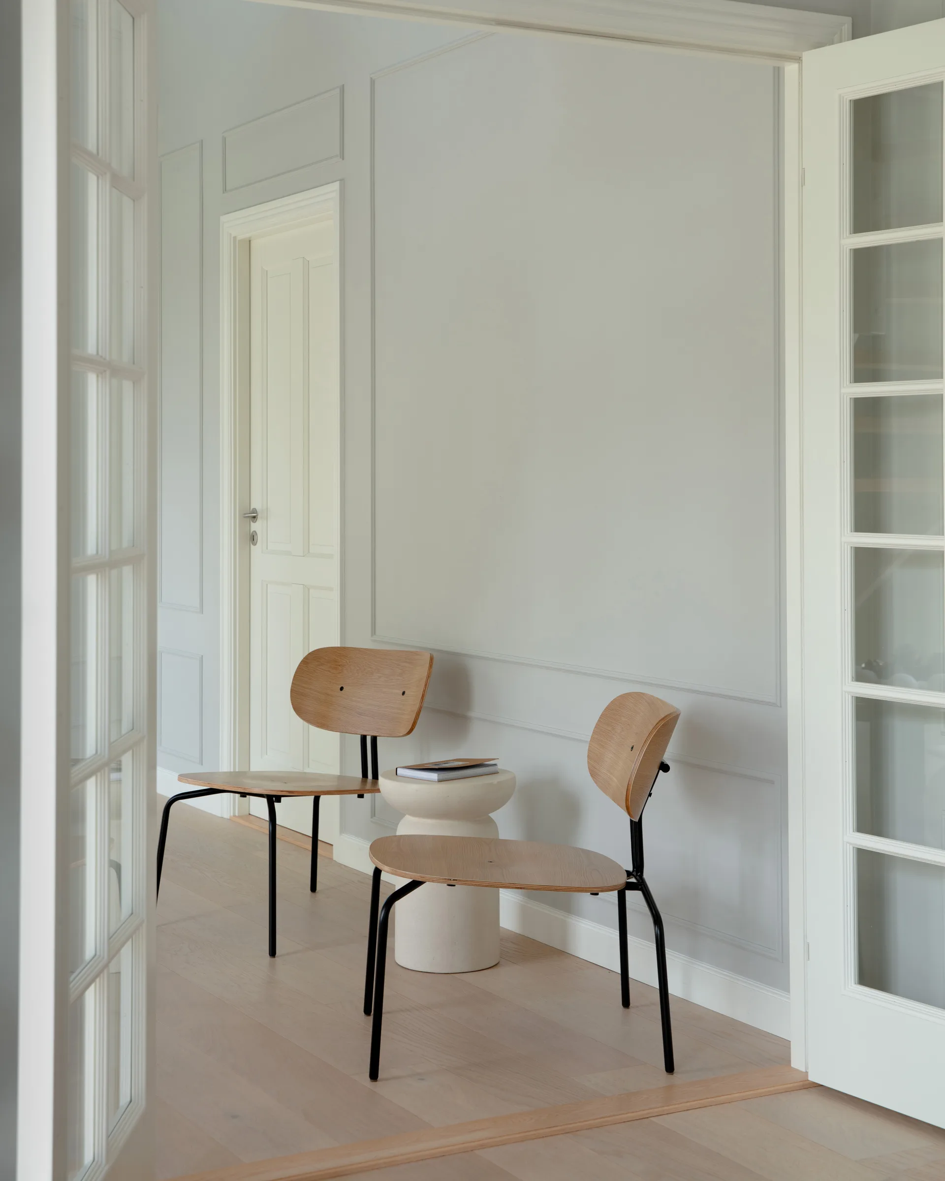 Curious lounge 椅子, 自然木色-黑色 Umage