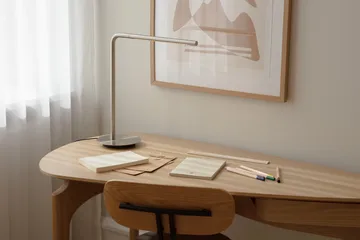 Omni Table 台灯 - 钢色 - Umage