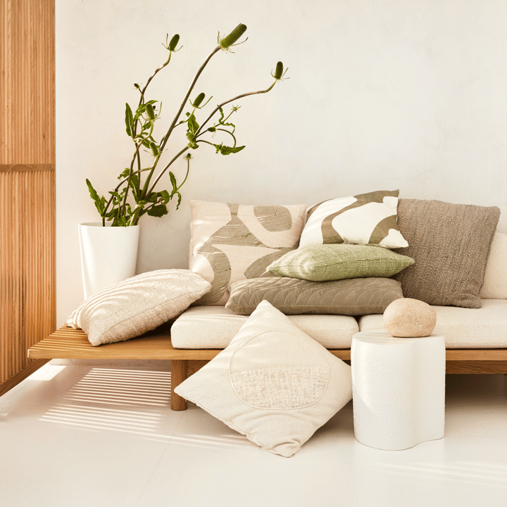 Aeolus cushion 50x50 cm, Off 白色 URBAN NATURE CULTURE
