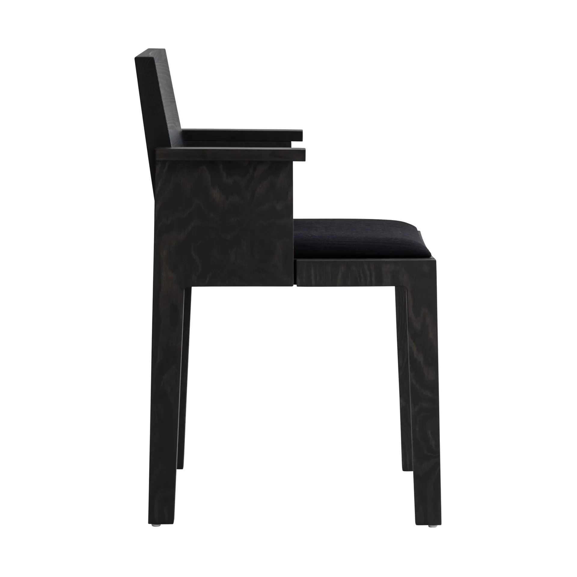 016 Maasto  dining armchair, 黑色染色松木_黑色软垫座椅 Vaarnii