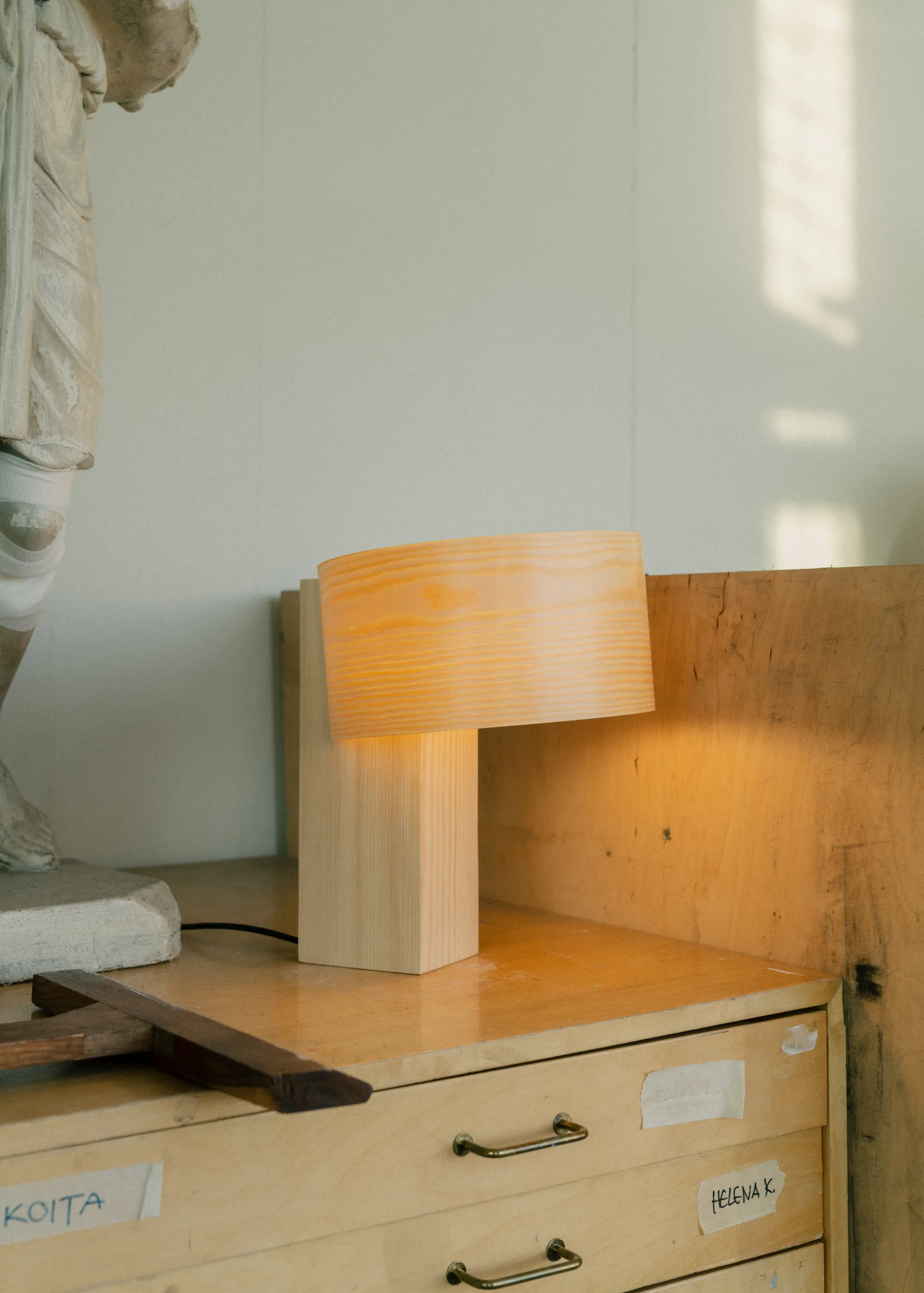 018 Hoop Table Lamp 台灯, 哑光油蜡处理松木_34cm Vaarnii