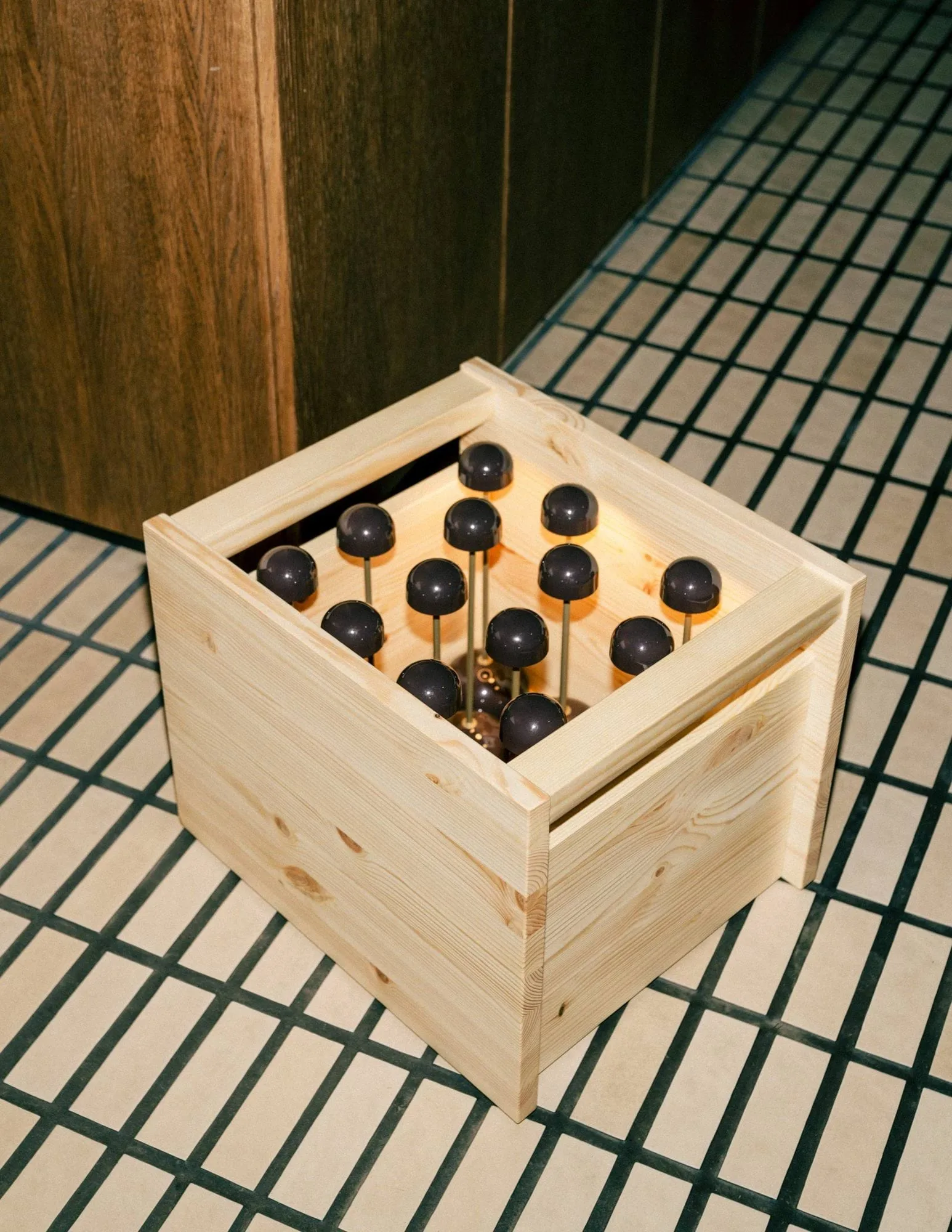 020 Koppa Crate 收纳箱, 油蜡处理松木，large 38x43x36cm Vaarnii