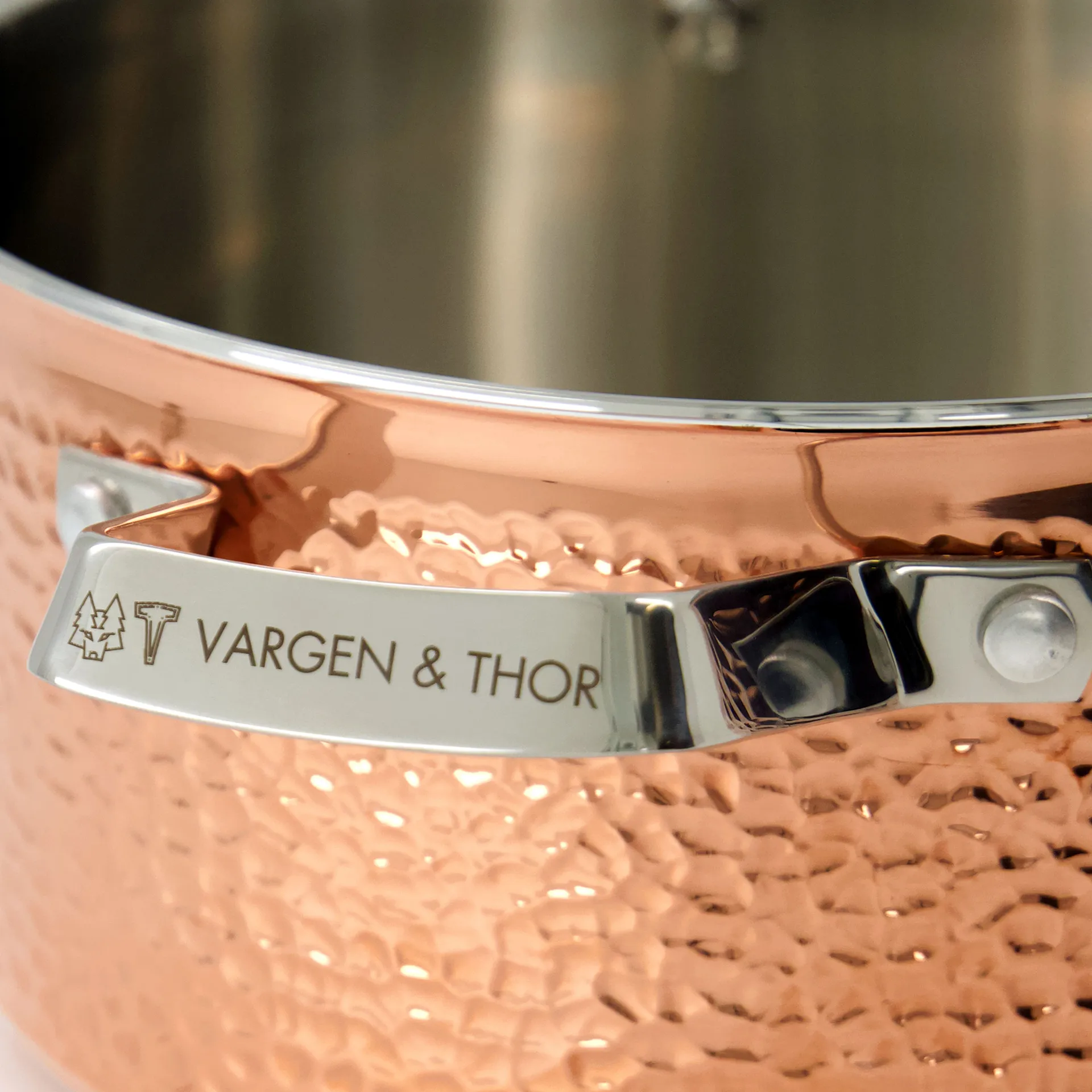 Mjölner 铜色锤纹带盖炖锅, Miranda_4L Vargen & Thor