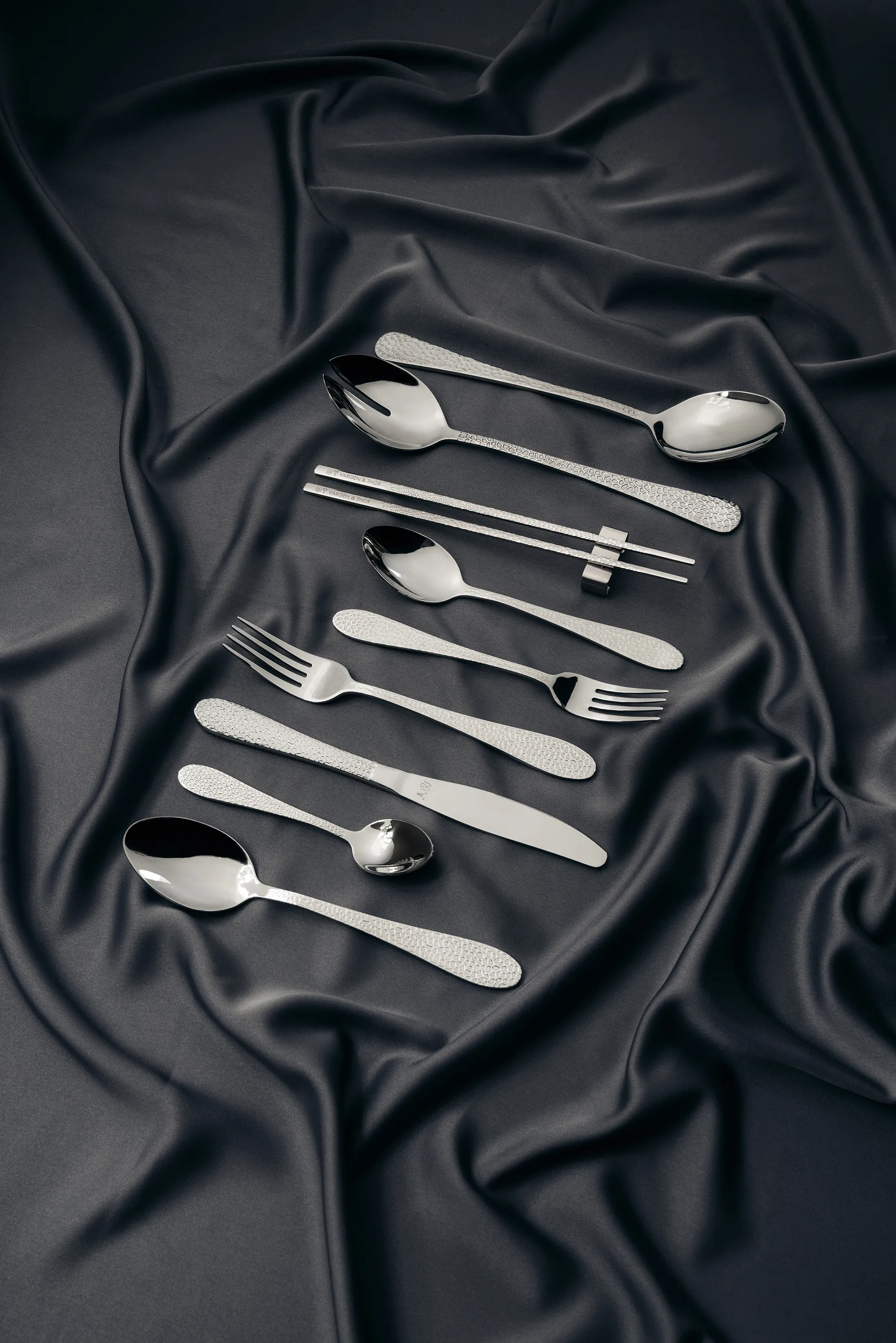 Vargen & Thor 餐具 cutlery 16 pieces, 灰色foot. 银色 Vargen & Thor