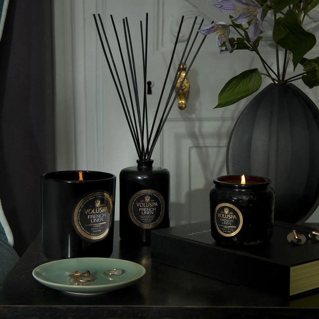 Classic Maison Noir 香薰蜡烛60小时, French Linen Voluspa