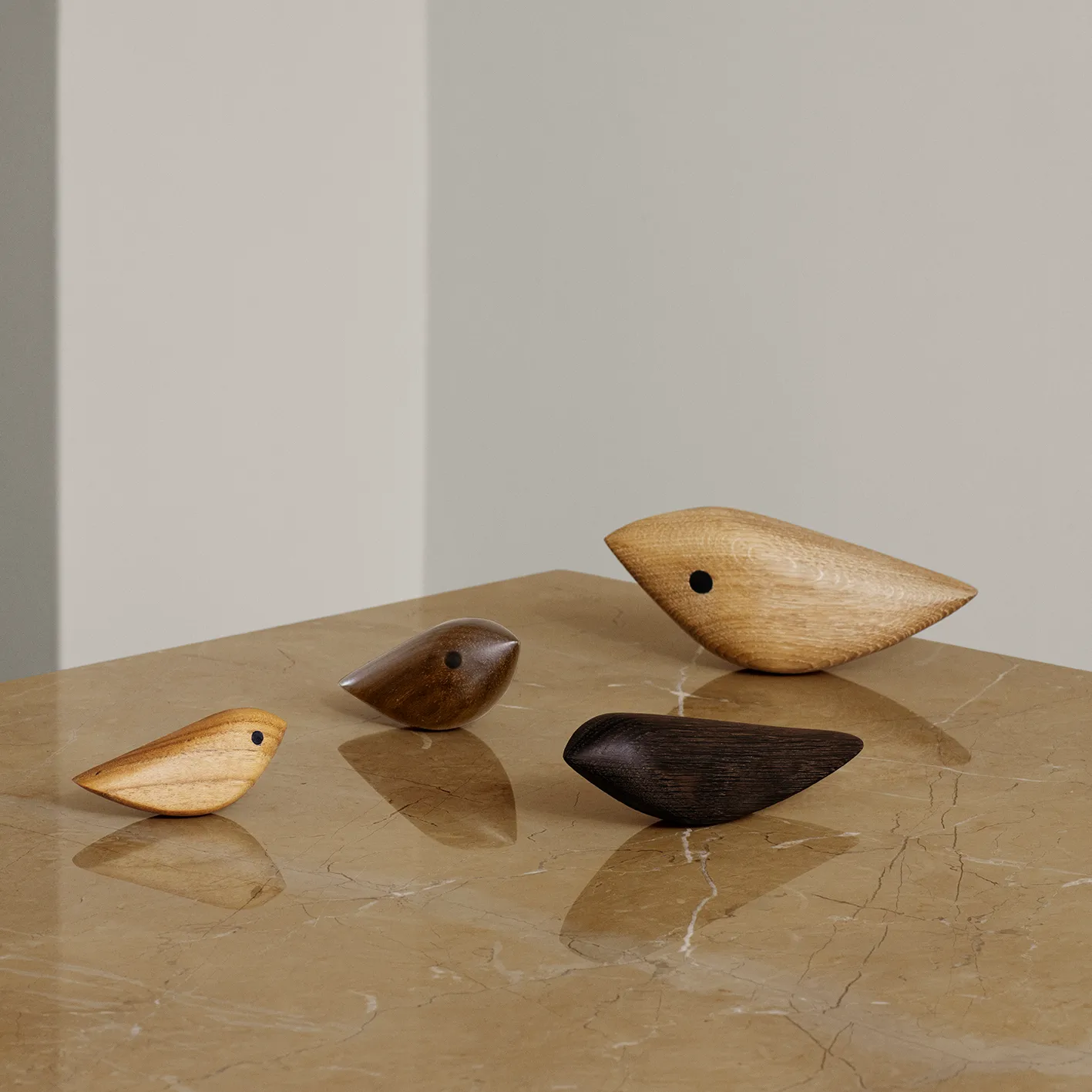 Twirling Bird 装饰摆件 中号, 胡桃木 Warm Nordic