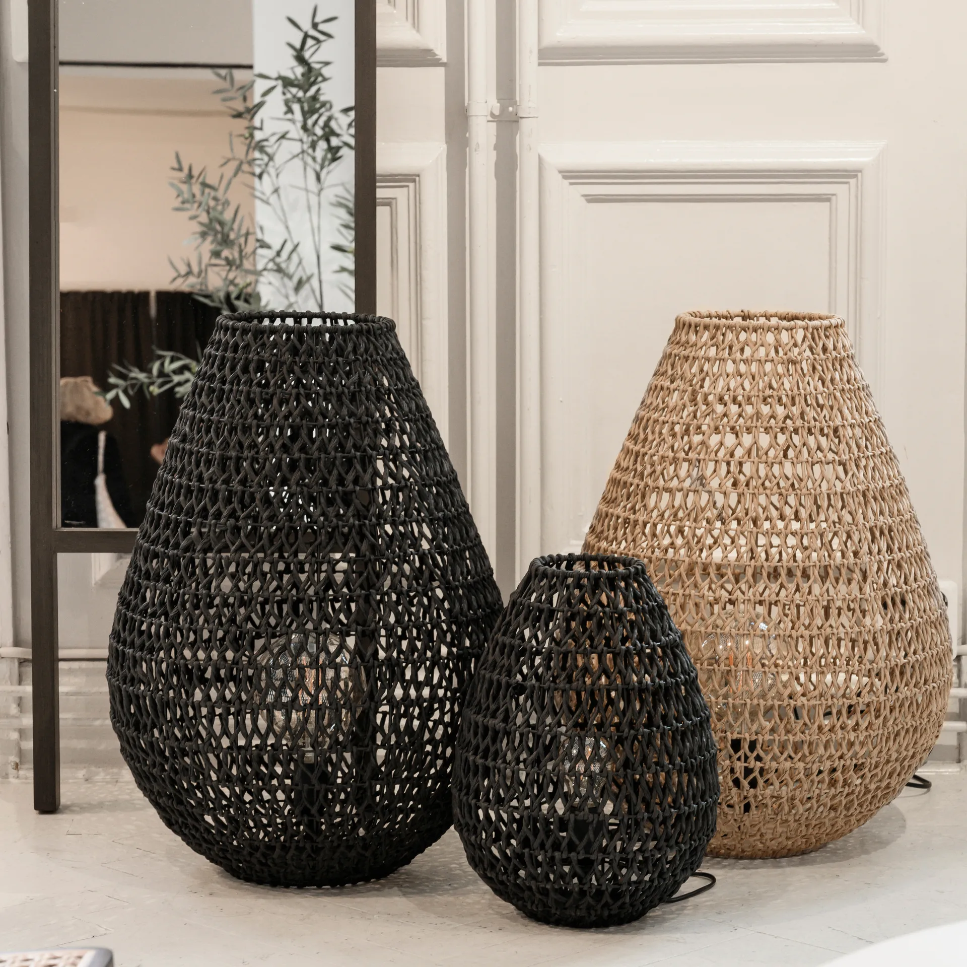 Buster 台灯 Ø27 cm, 黑色 Watt & Veke