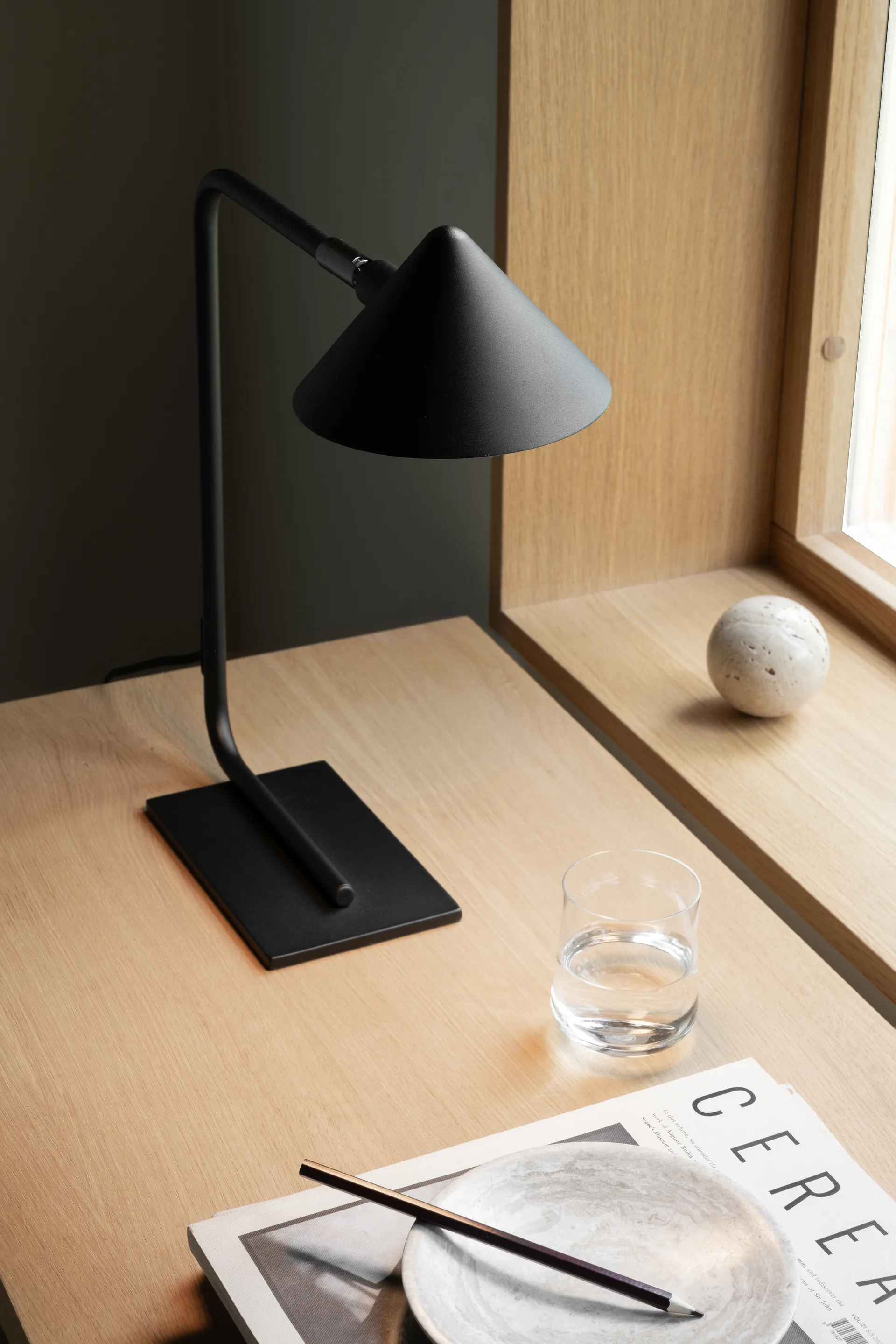 Kuro台灯, 黑色_Ø14x40cm Watt & Veke