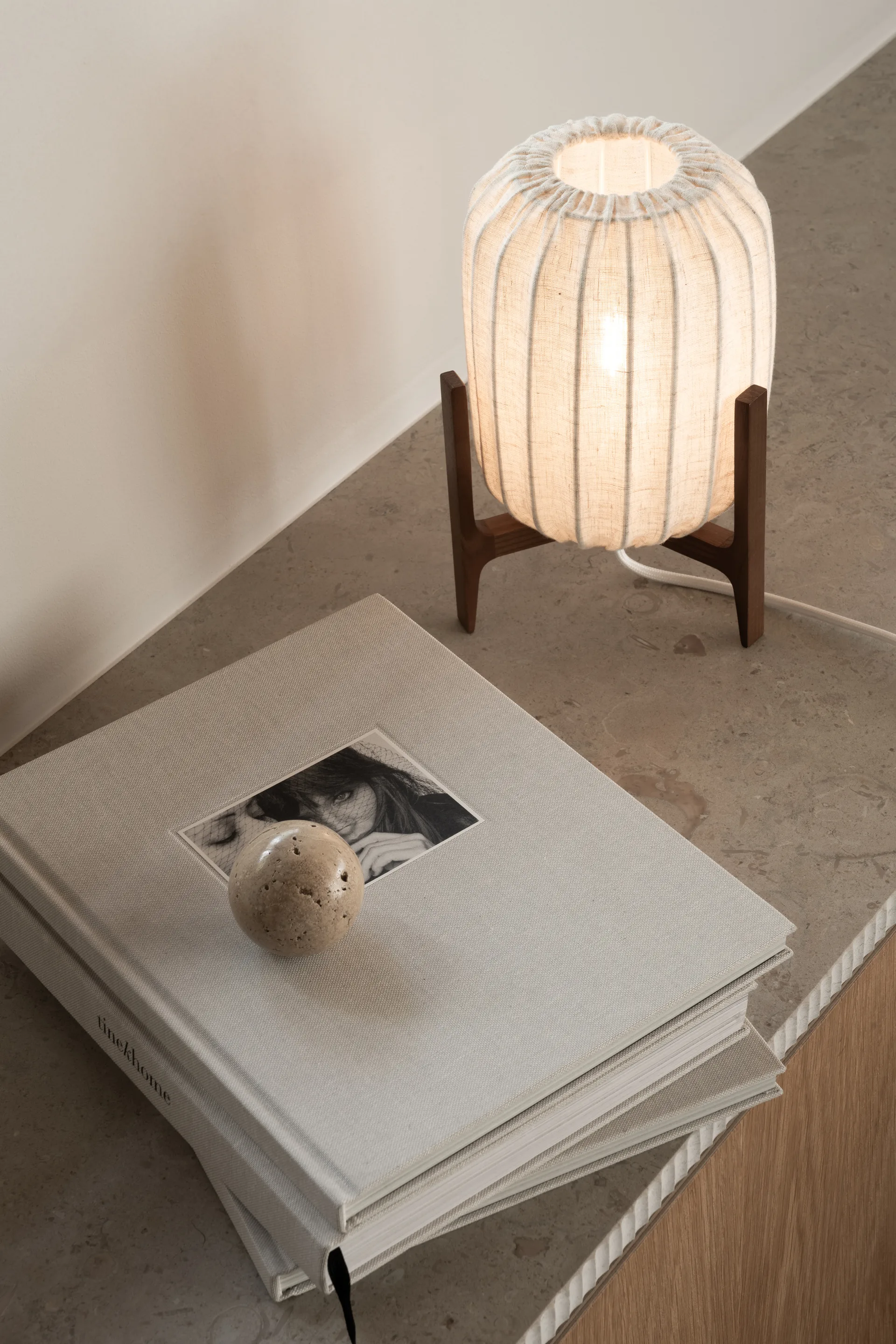 Prisma 台灯, Dark 白蜡木-原色/自然色, Mini Ø16x24.3 cm Watt & Veke