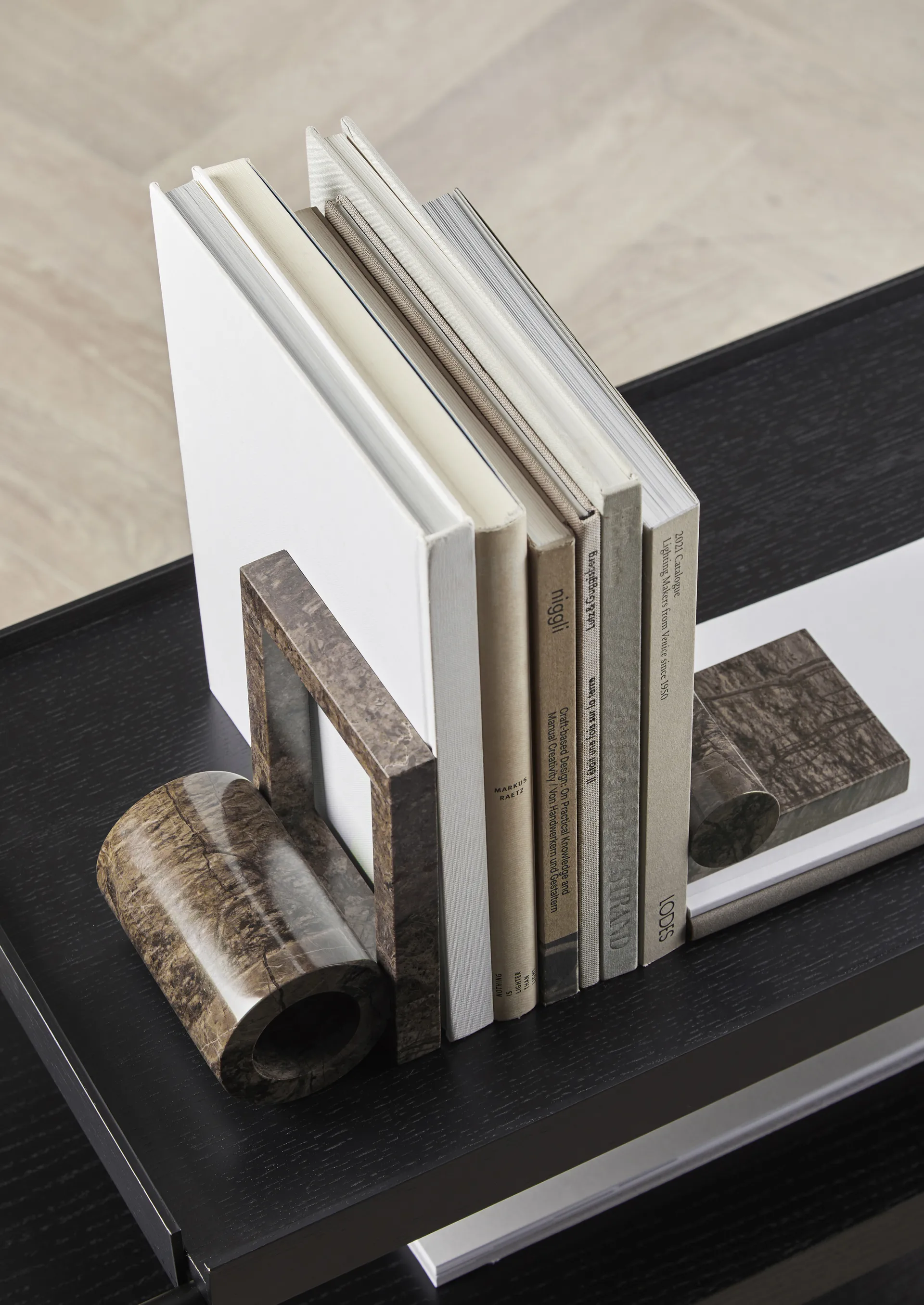 Booknd 书立架/摆件 大理石, 棕色 Woud