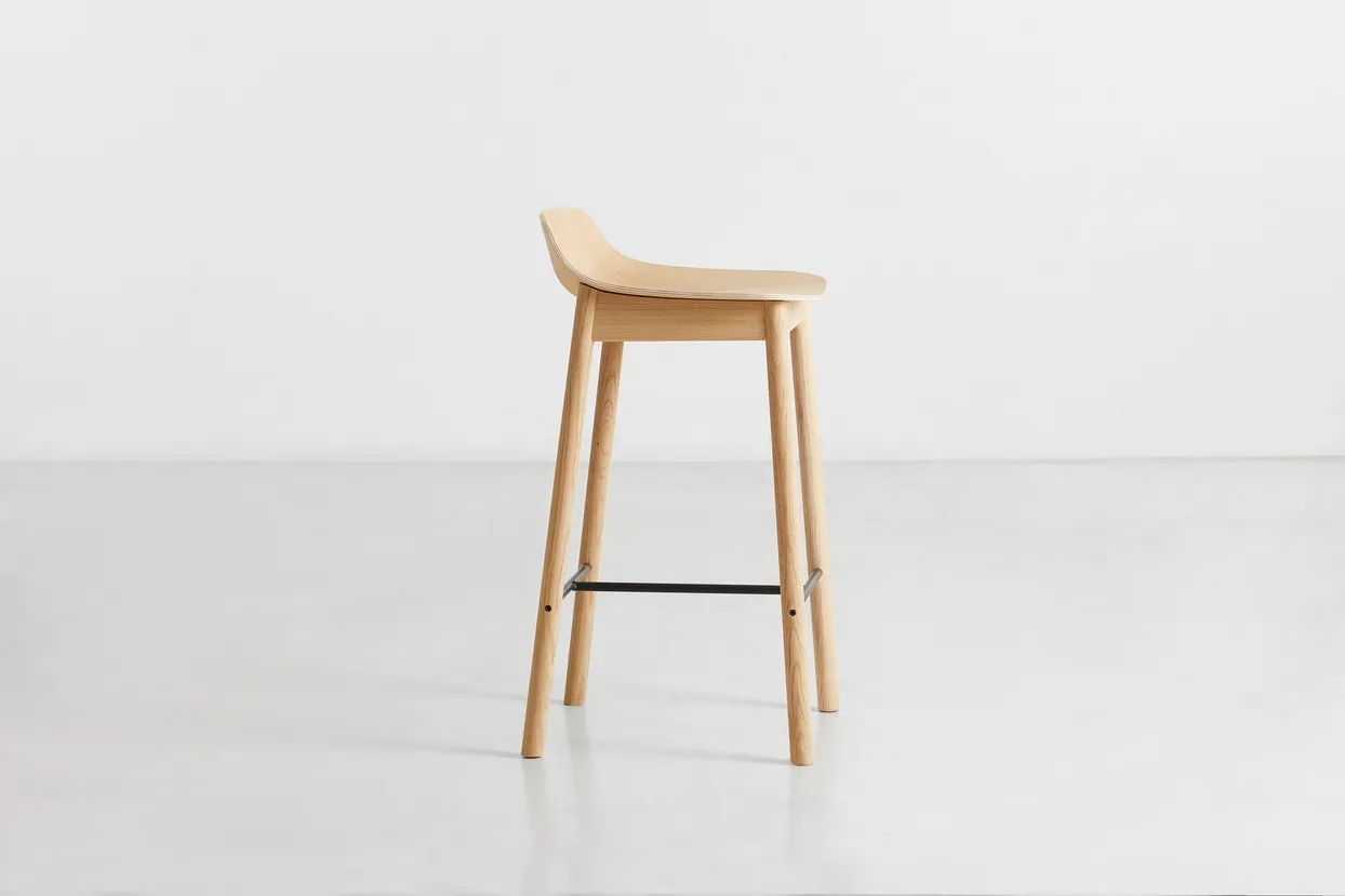 Mono 吧凳65cm, 白色涂漆橡木 Woud